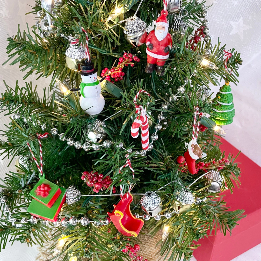 Safari Ltd. - Christmas Designer TOOB - contains 7 Mini Figurines