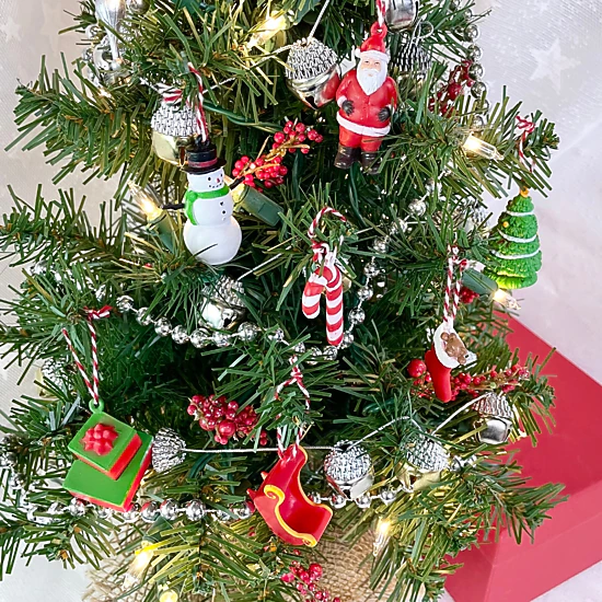 Safari Ltd. - Christmas Designer TOOB - contains 7 Mini Figurines