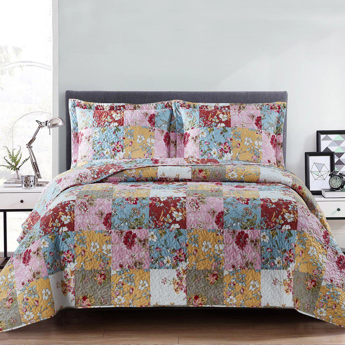 Egyptian Linens Daphne Reversible Floral Patchwork Quilt Set