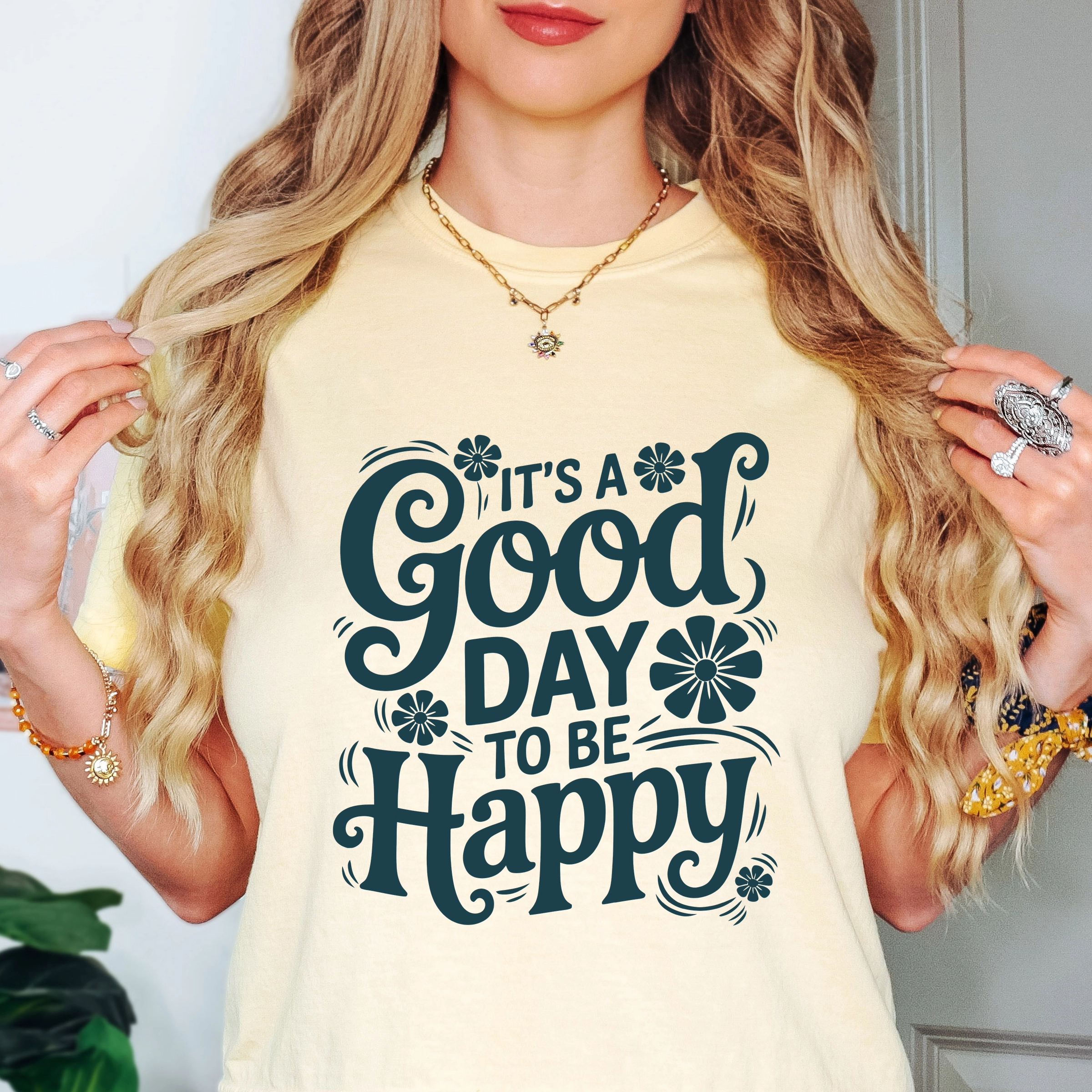 Simply Sage Market - It's A Good Day To Be Happy Flowers Women's Boxy Crop Top Graphic T-Shirt