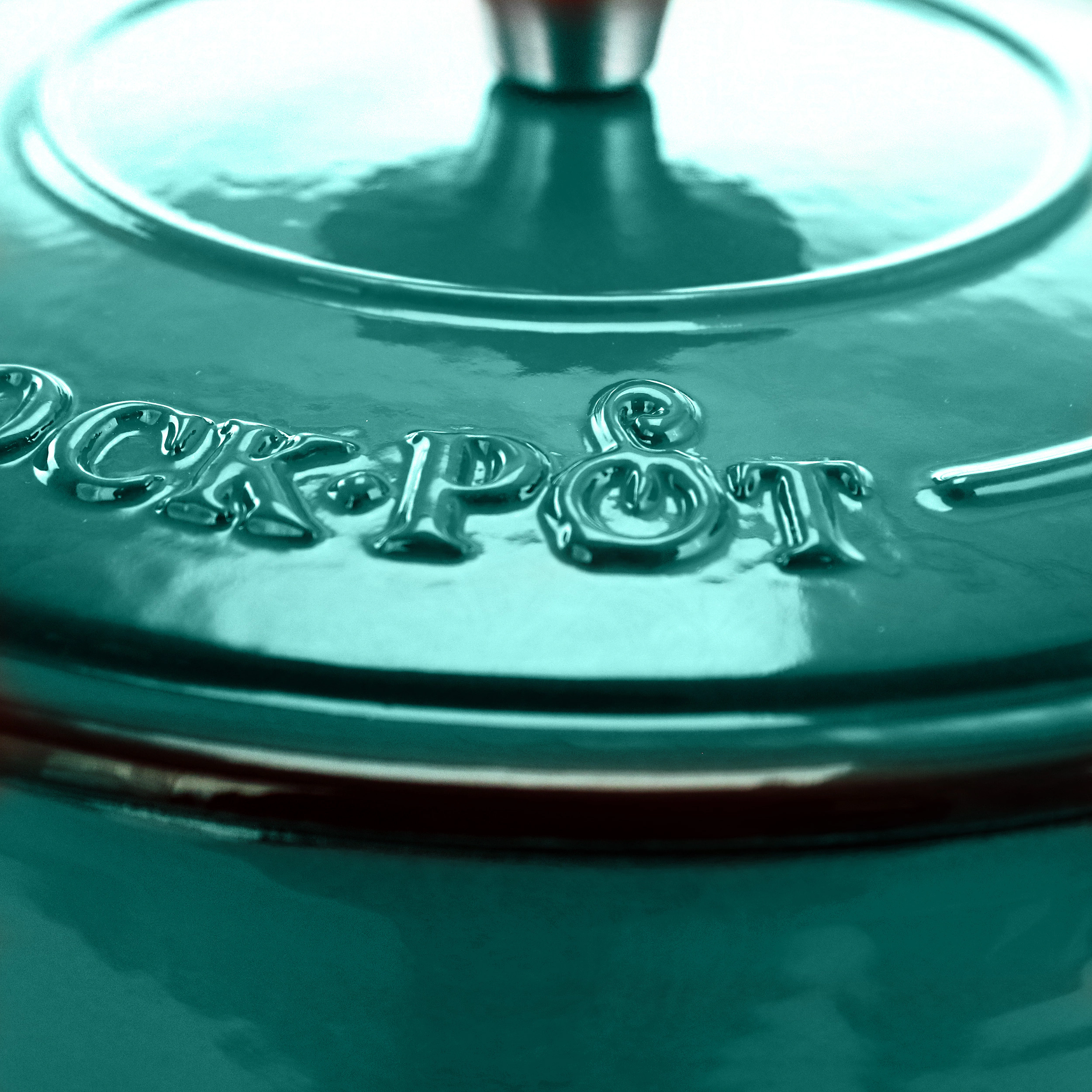 Crock-pot Artisan 3 Quart Enameled Cast Iron Casserole with Lid in Gradient Teal