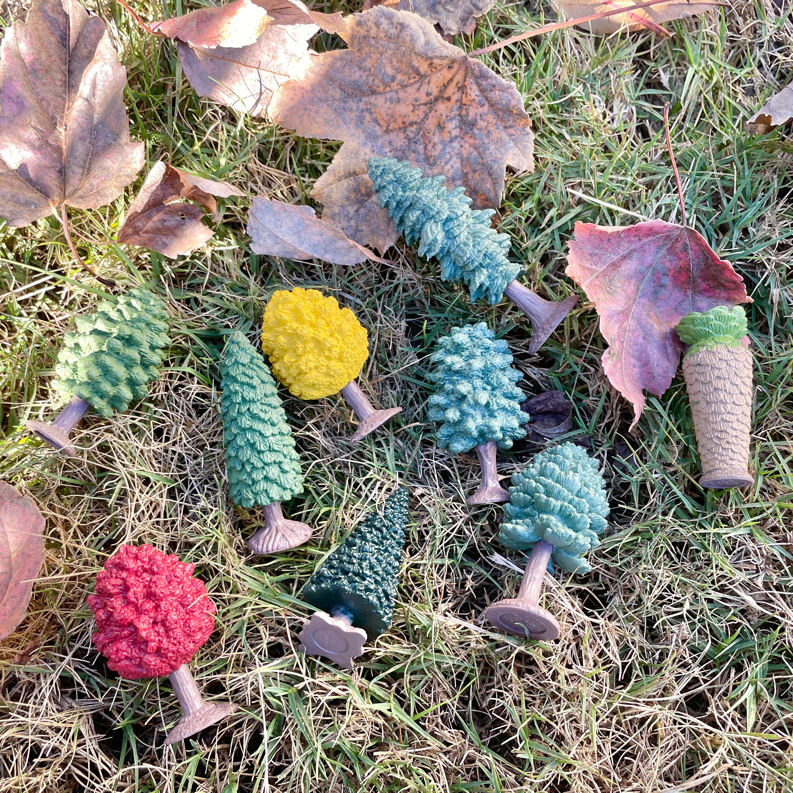 Safari Ltd. - Trees TOOB - contains 9 Mini Figurines
