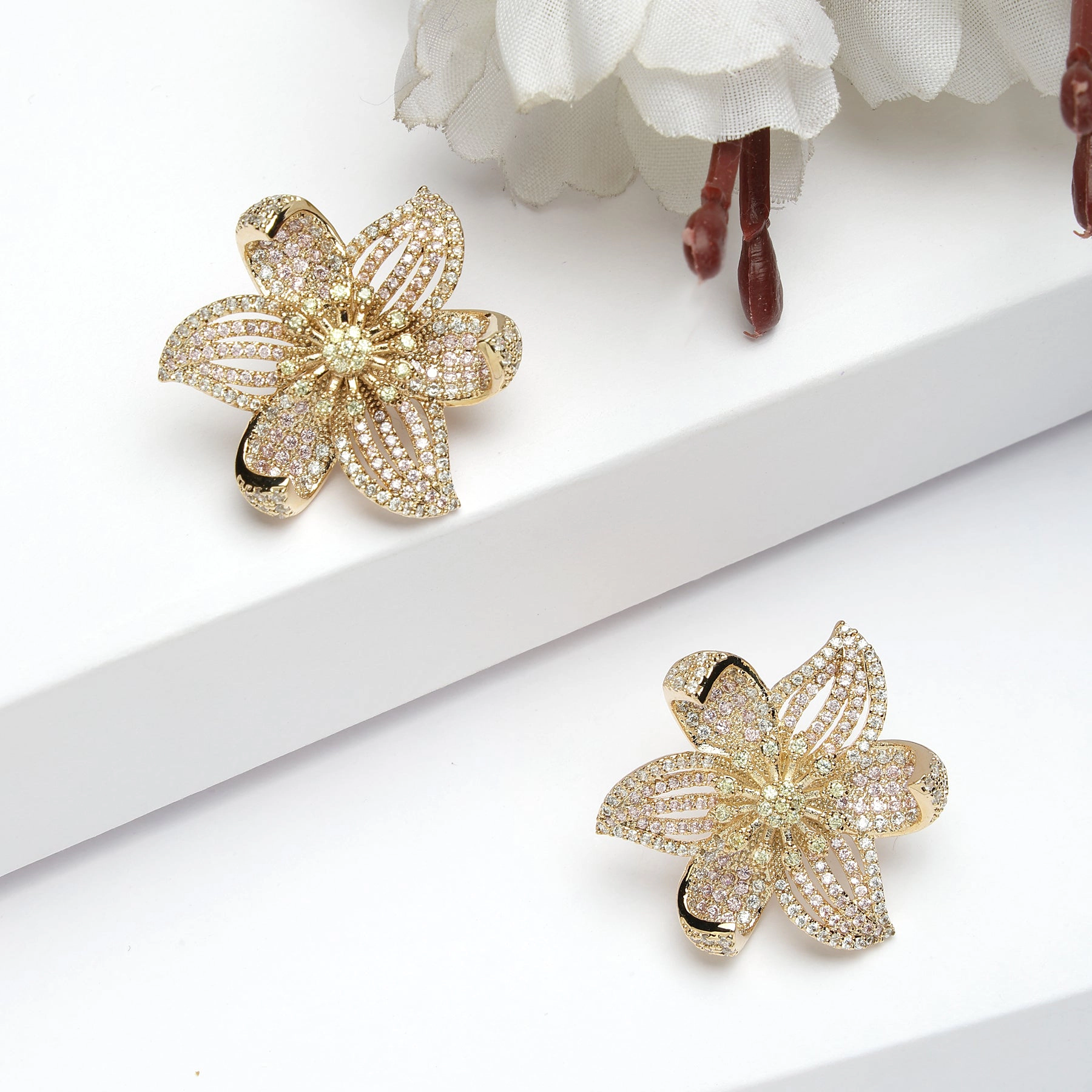 AGP PARIS Womens Diva Collection Cubic Zirconia Gleaming Stud Earrings