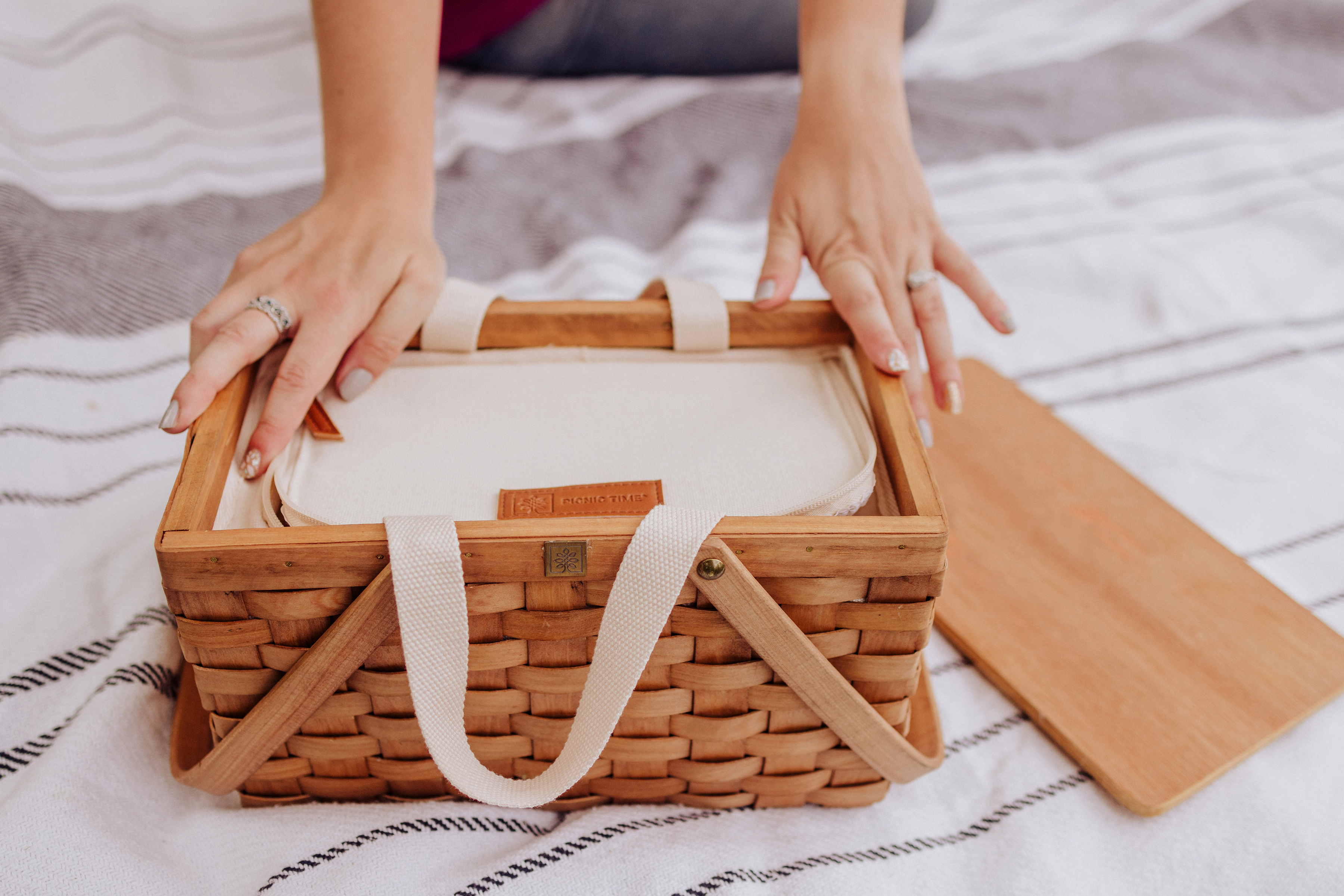PICNIC TIME Poppy Personal Picnic Basket