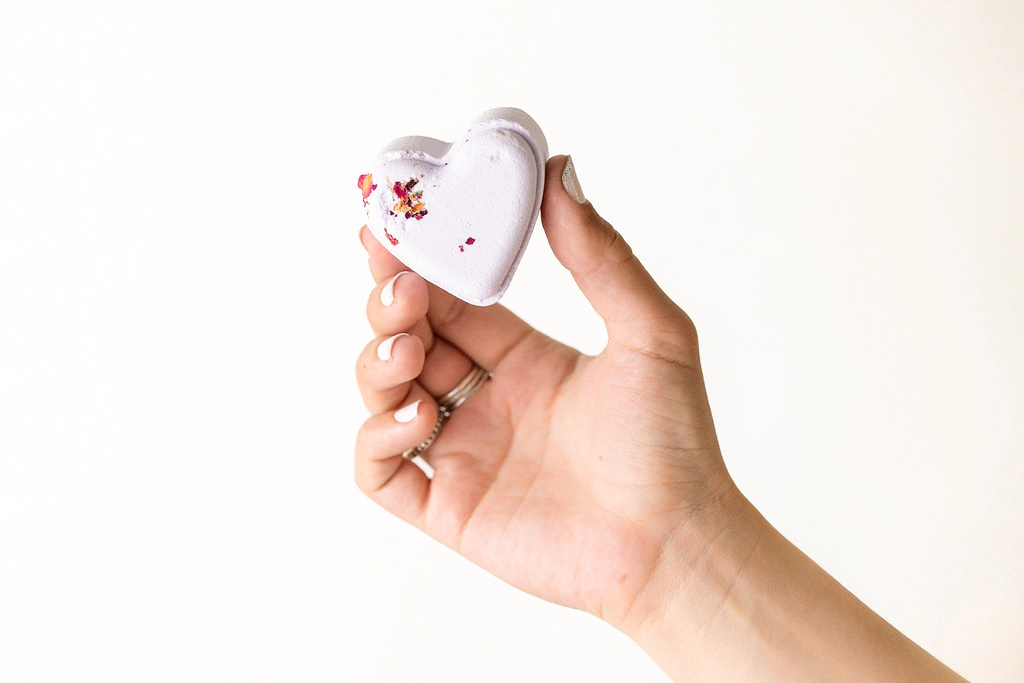 Lizush  Lavender 5 Heart-Shaped Shower Steamers in Gift Box for your LOVE