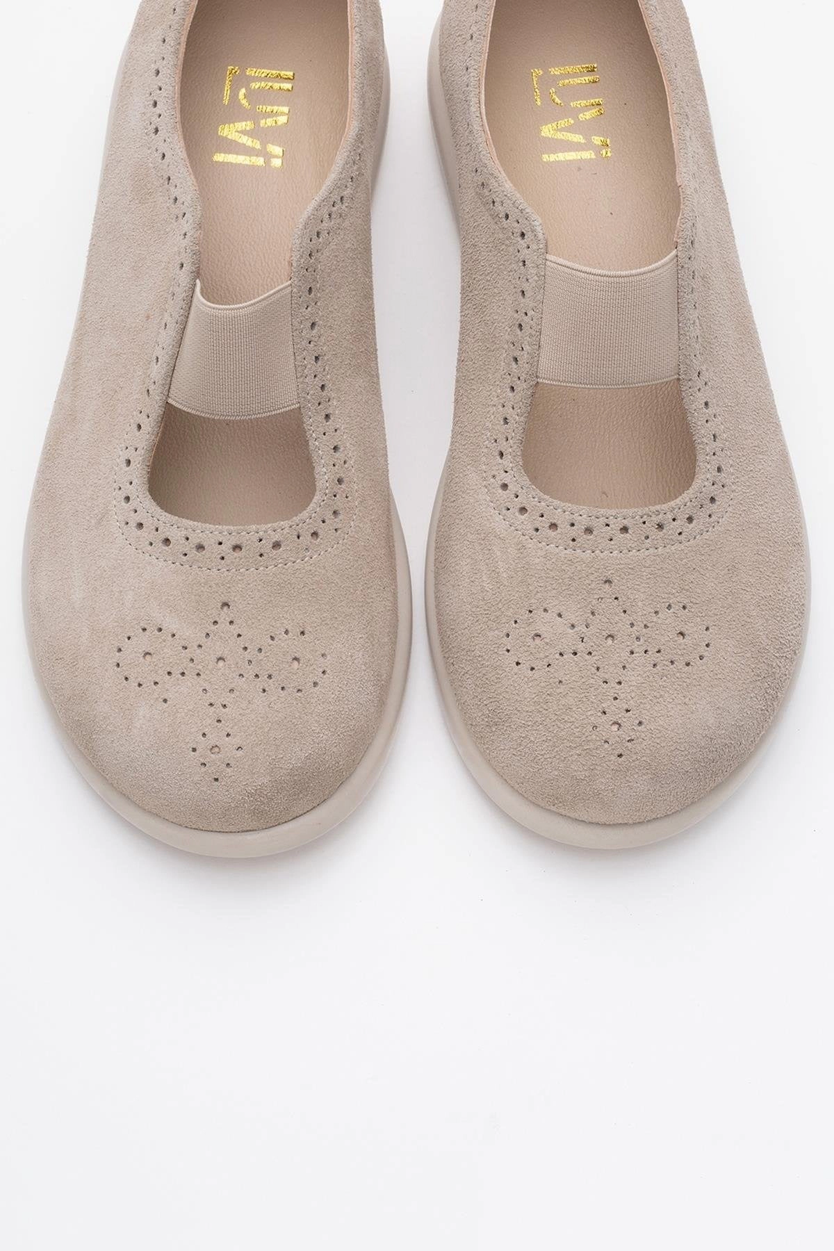 Forever & Always Womens CHELLE Elastic Leather Flat