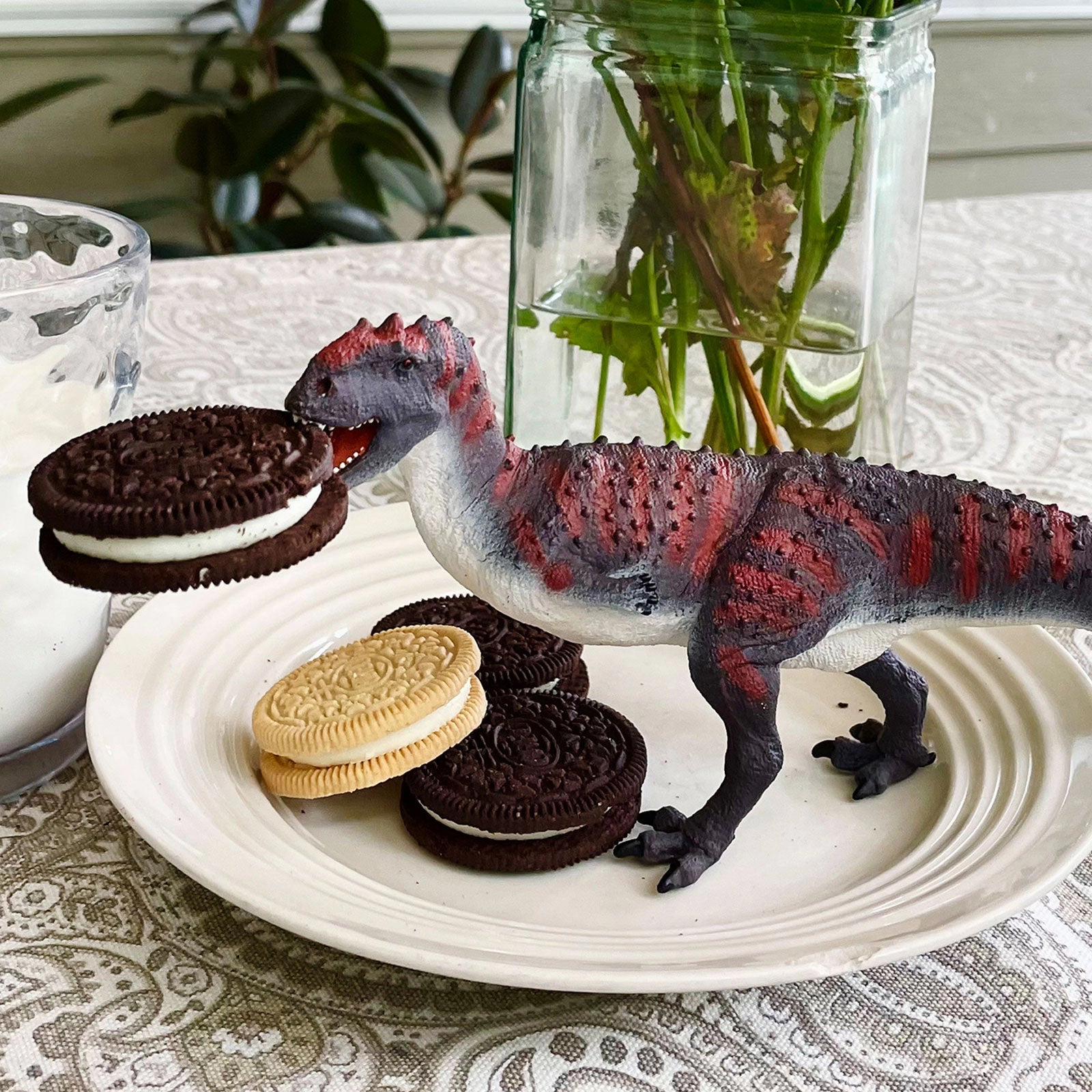 Safari Ltd. - Majungasaurus Kids Prehistoric/Dinosaur Toy Figure
