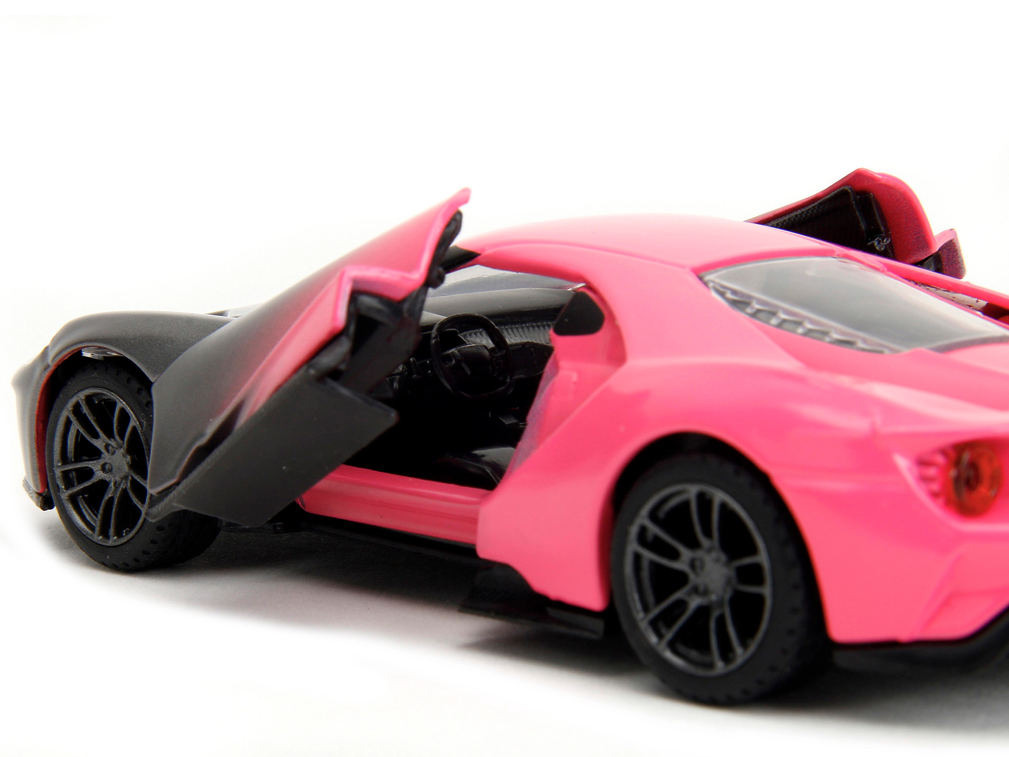 Jada 2017 Ford GT Gray Metallic and Pink Gradient "Pink Slips" Series 1/32 Diecast Model Car by Jada