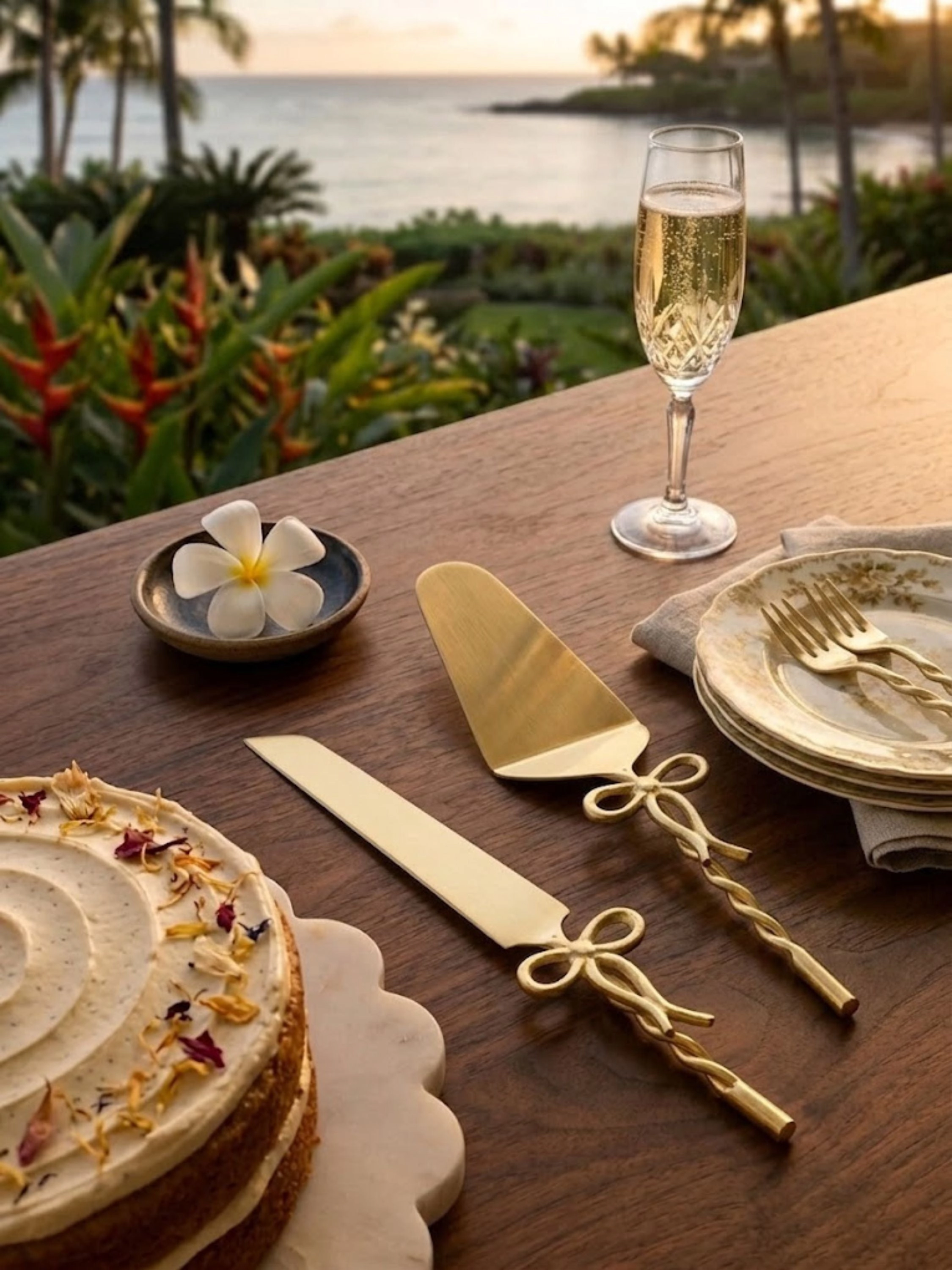 GAURI KOHLI Imperial Cake Servers