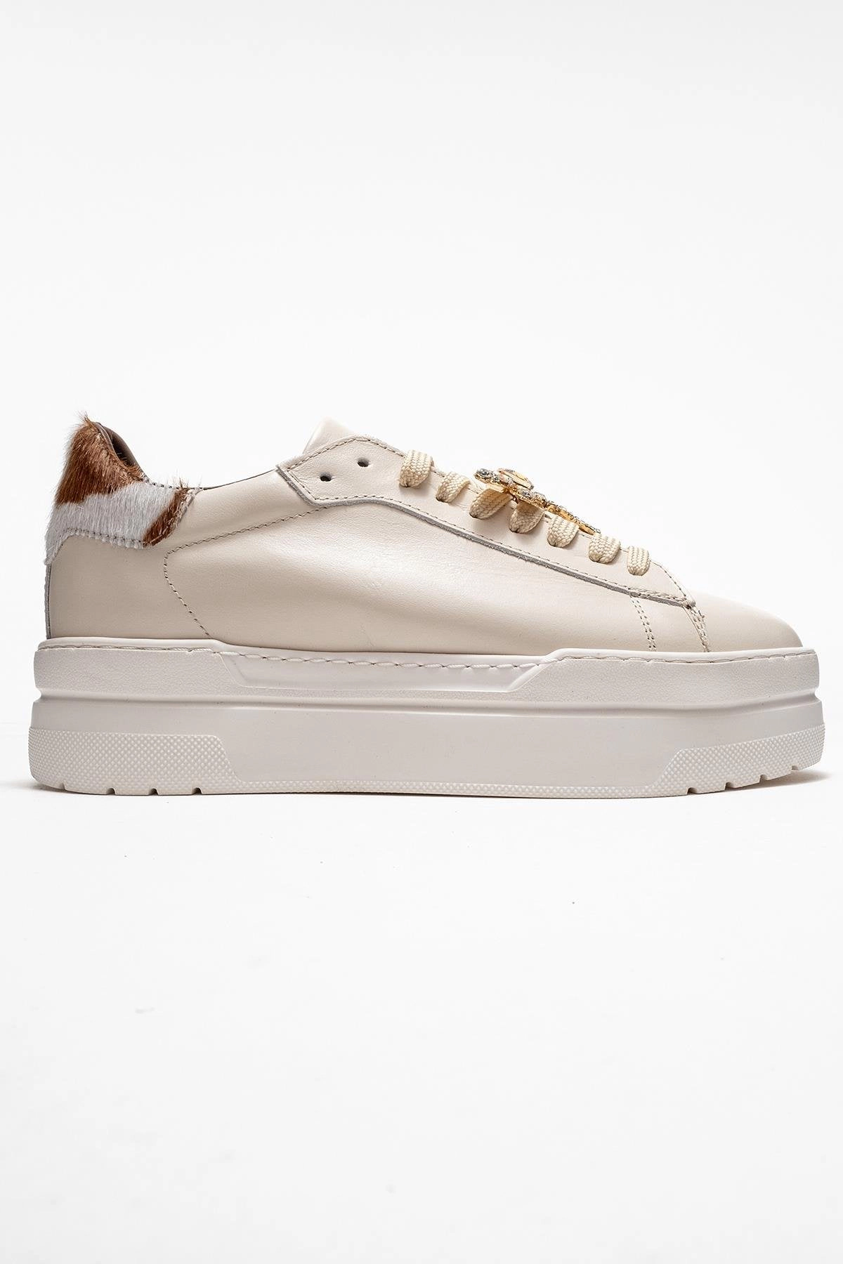 Forever & Always Womens Laren Leather Buckle Sneakers