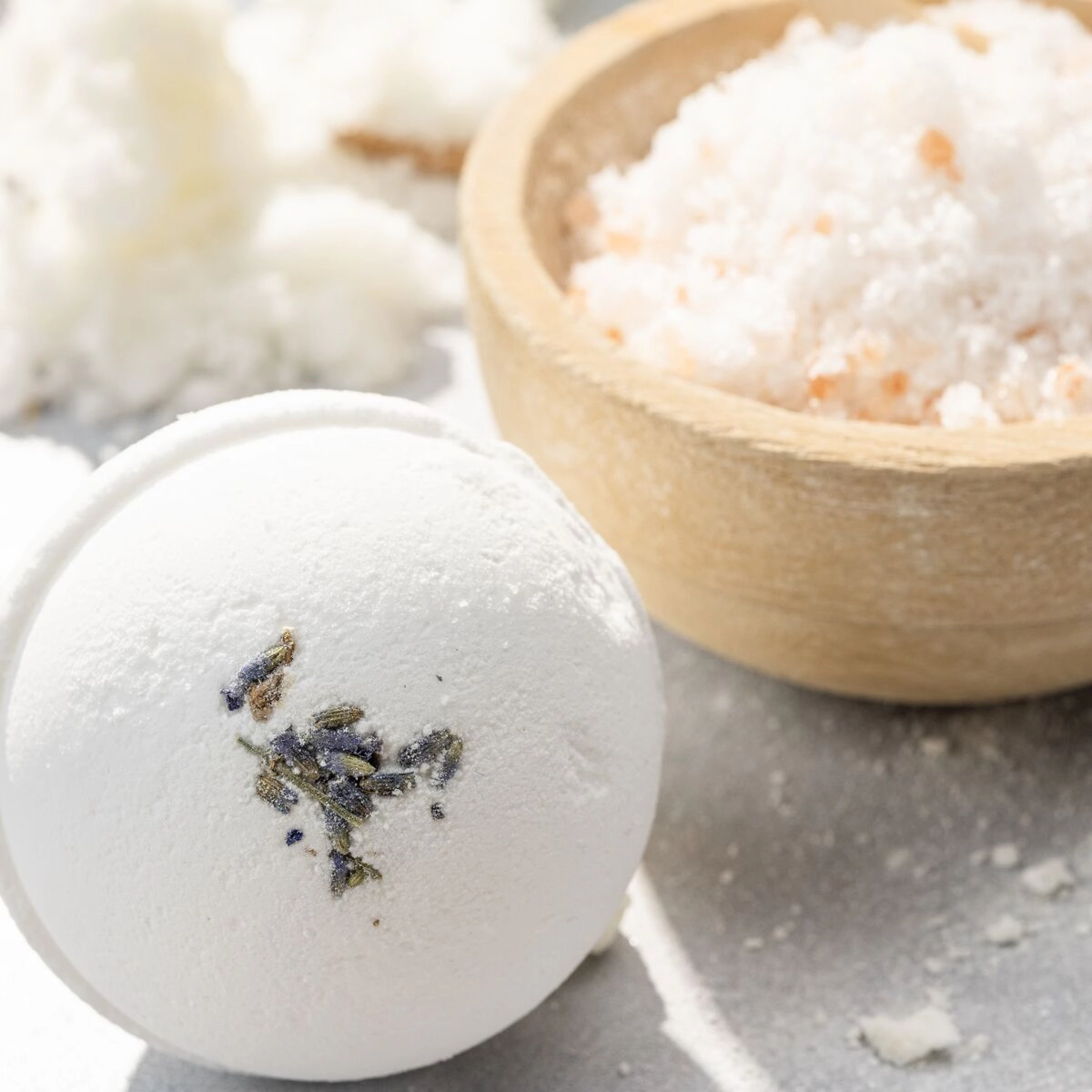 Lizush  Bulk 100 Natural Vegan Bath Bombs - Mixed Scents White