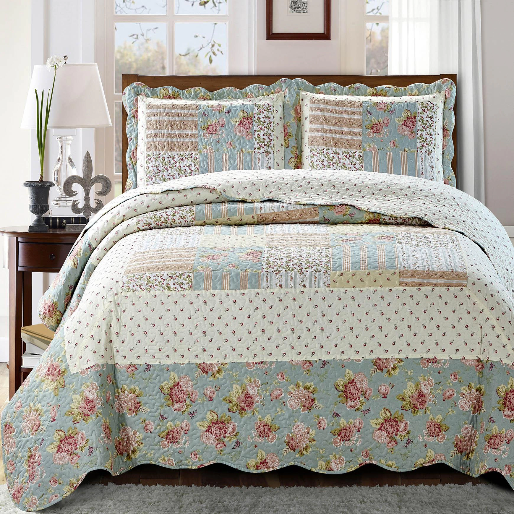 Egyptian Linens Annabel Floral Patchwork Quilted Coverlet Set