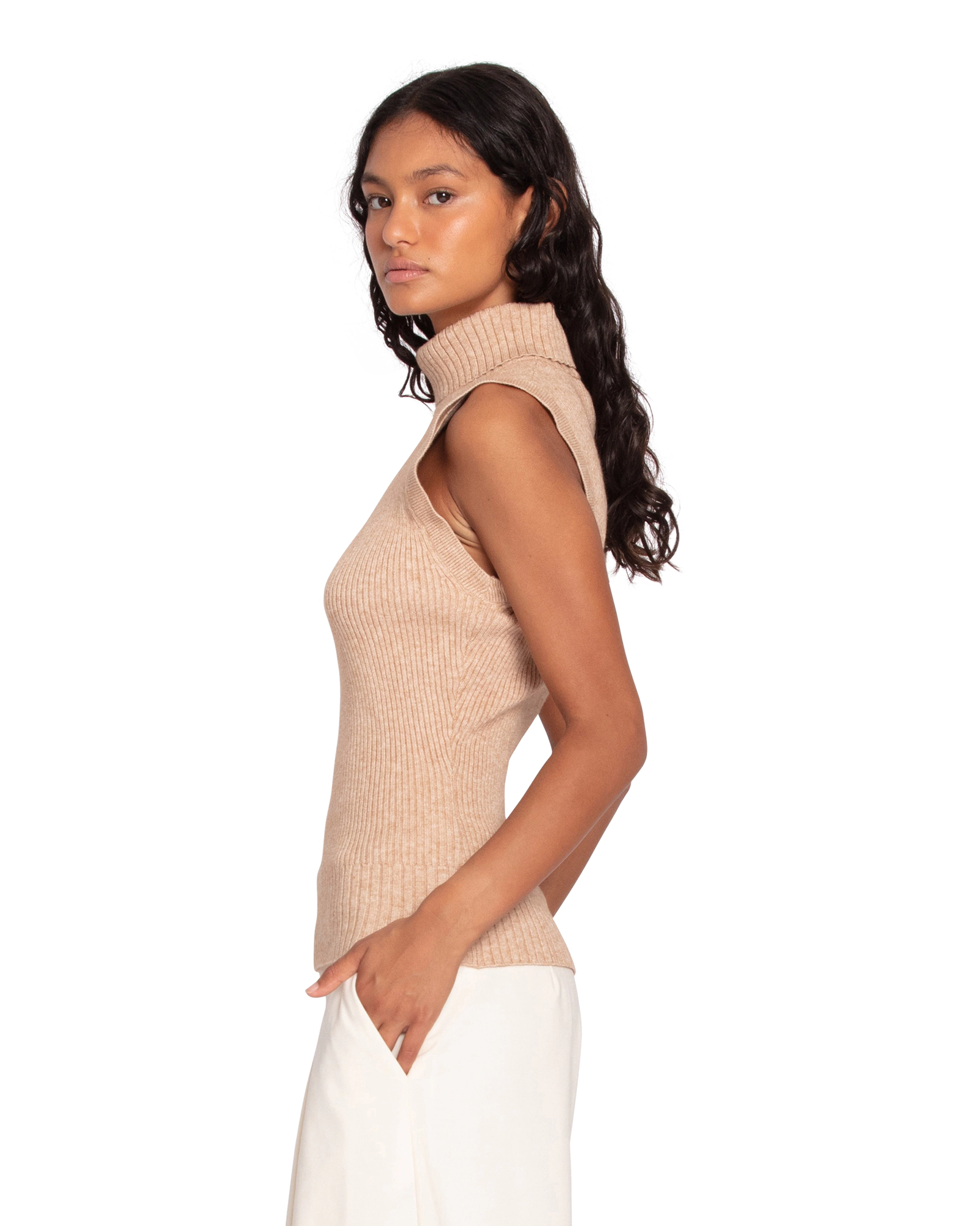 Belle & Bloom Womens Equation Sleeveless Turtleneck Knit
