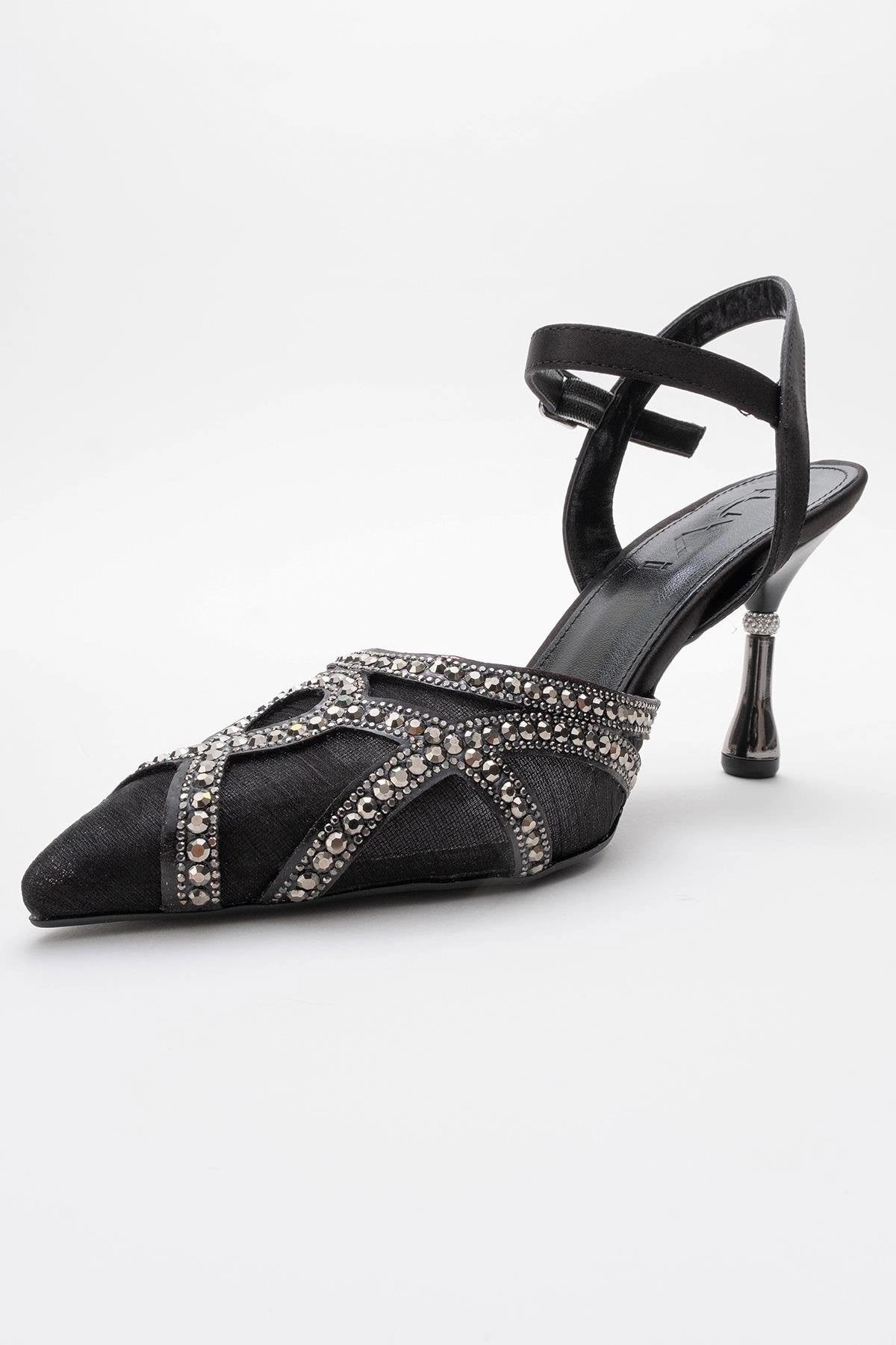 Prologue Shoes Womens Volby Embellished Pointed Toe Pump