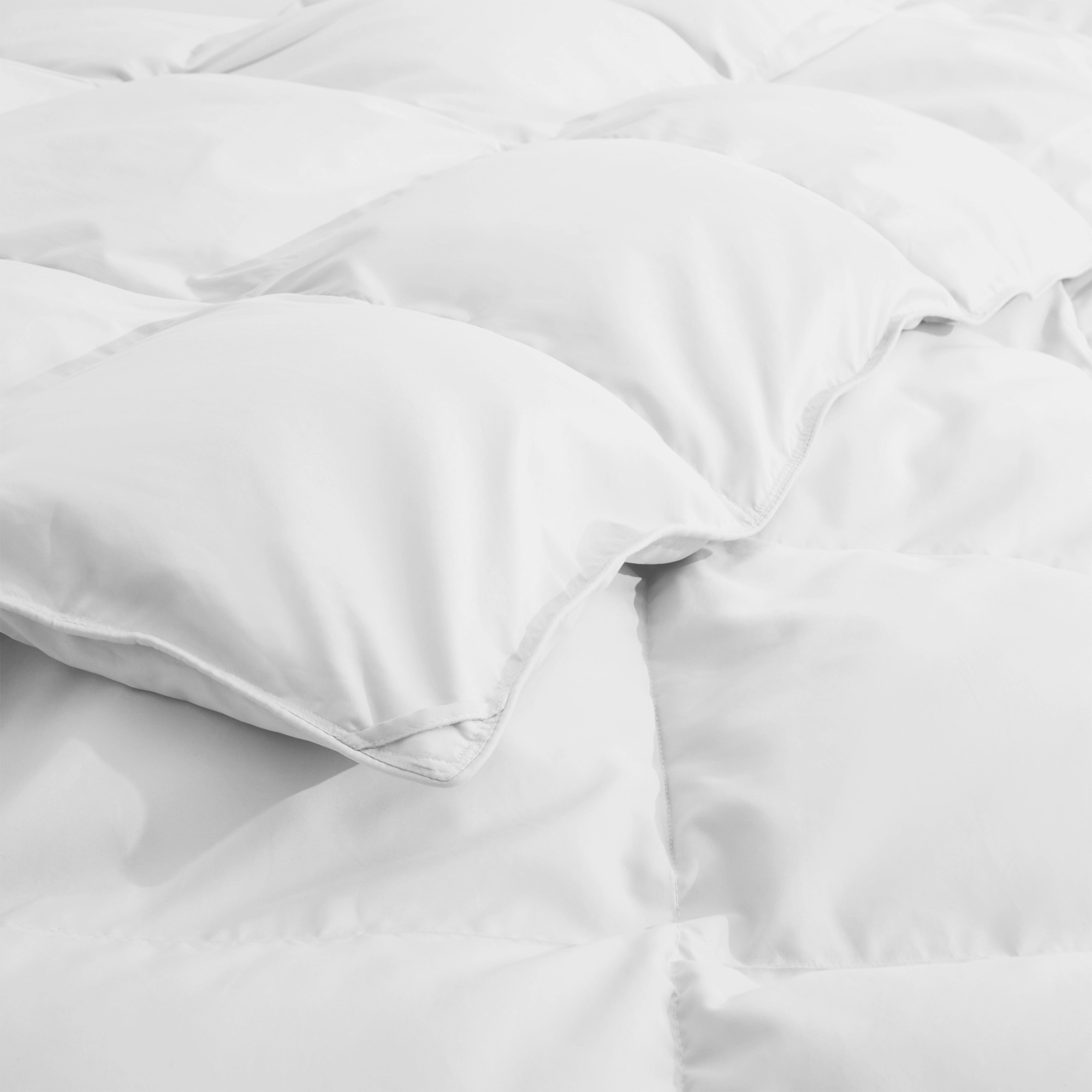 PEACENEST Lightweight Feather Fiber Comforter Soft Fluffy Duvet Insert