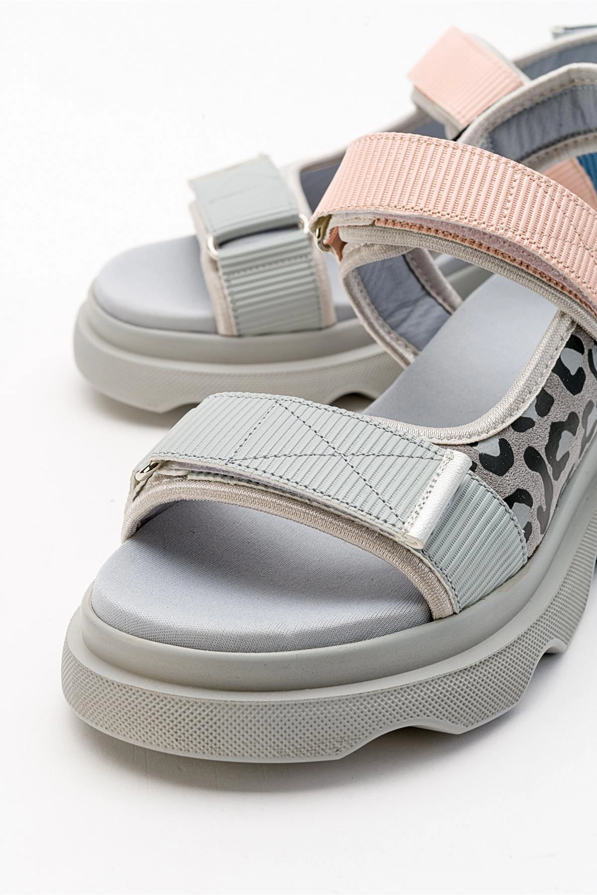 Prologue Shoes Womens Tedy Velcro Strap Sandal