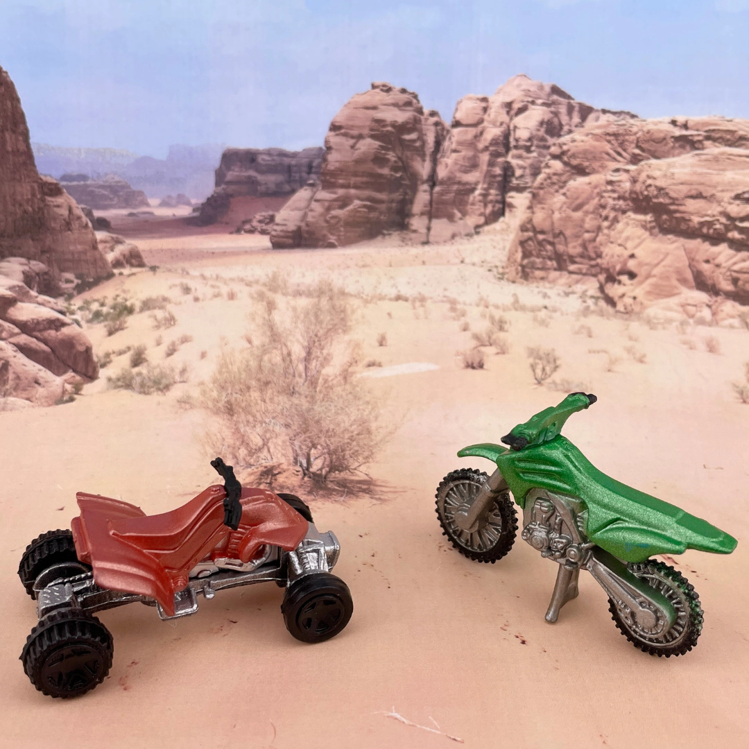 Safari Ltd. - On the Road Mini Vehicles TOOB - contains 9 Mini Figurines