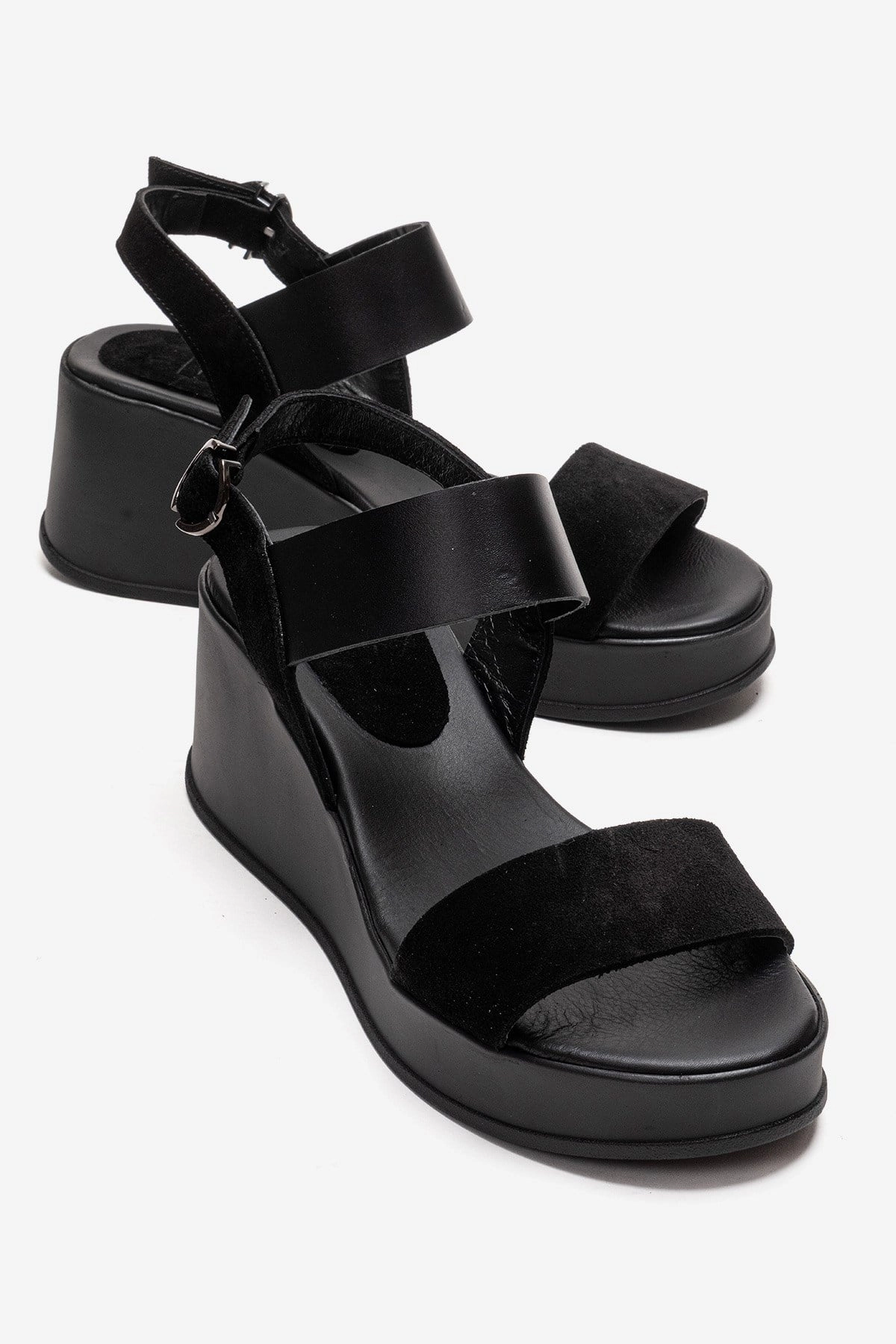 Forever & Always Womens Lolanthe Leather Wedge Sandals
