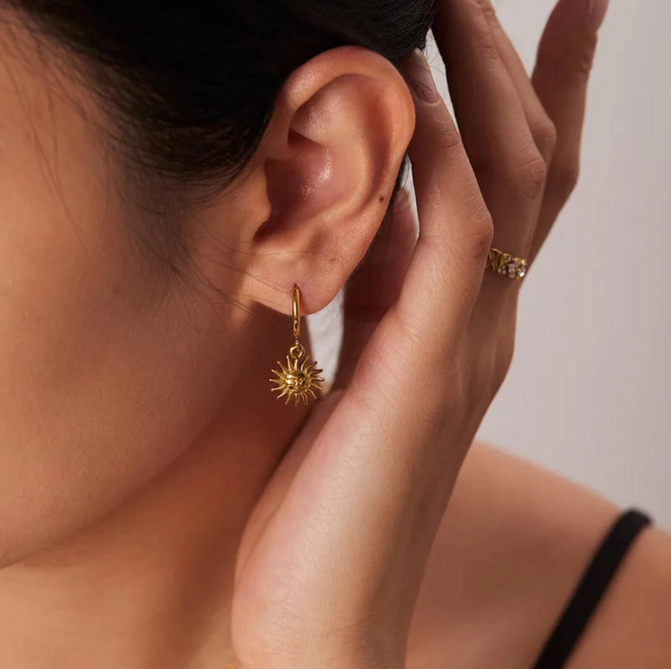 DressAtR Women's Sun Charm Gold Tone Drop Earrings