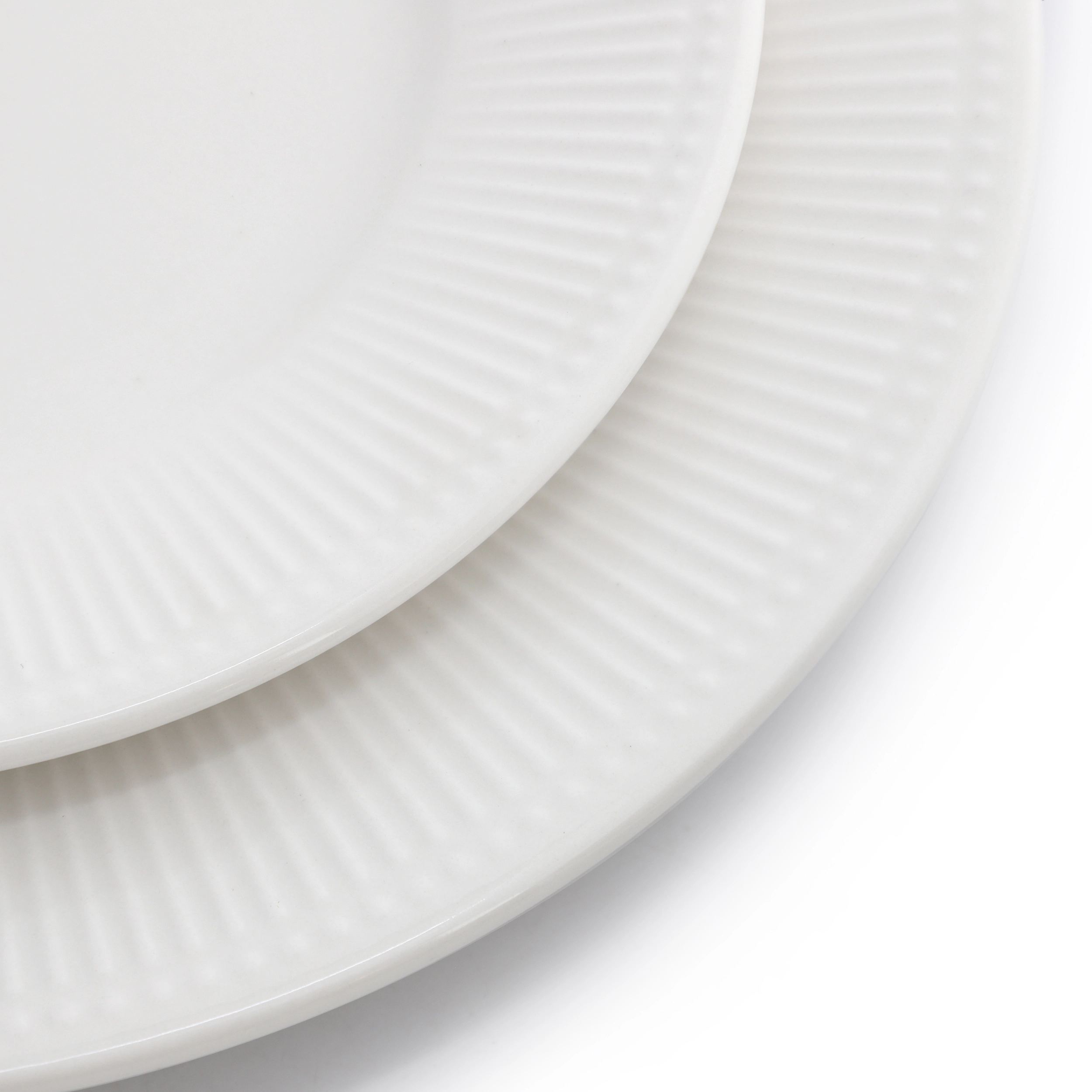 Elama Farrah 18 Piece Round Stoneware Dinnerware Set in White