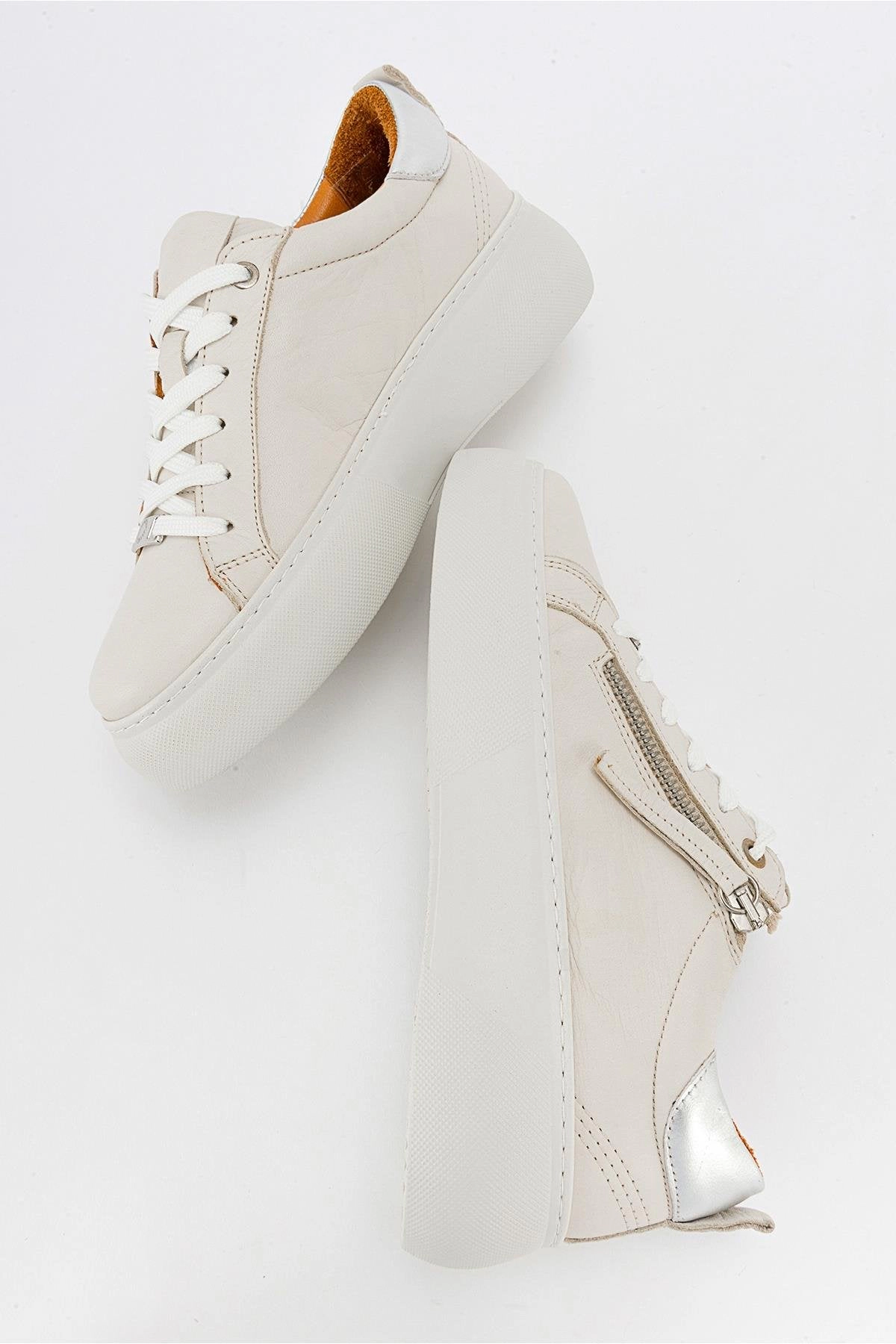 Forever & Always Womens Allie Leather Zip Sneaker