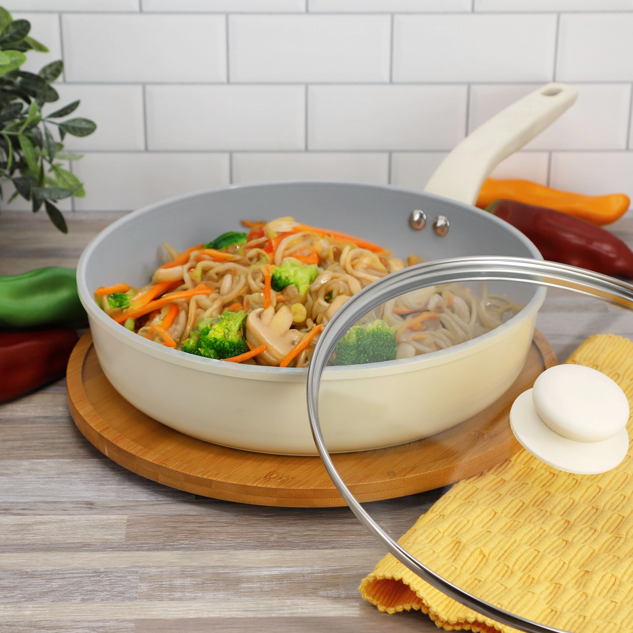 Gibson Home Barnsdall 11 Inch 4 Quart Ceramic Nonstick Alimunium Saute Pan with Lid in Cream