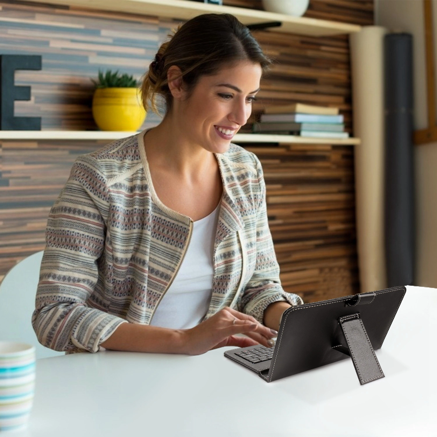 GBruno 7.9in Keyboard Case With USB Cable And Stand