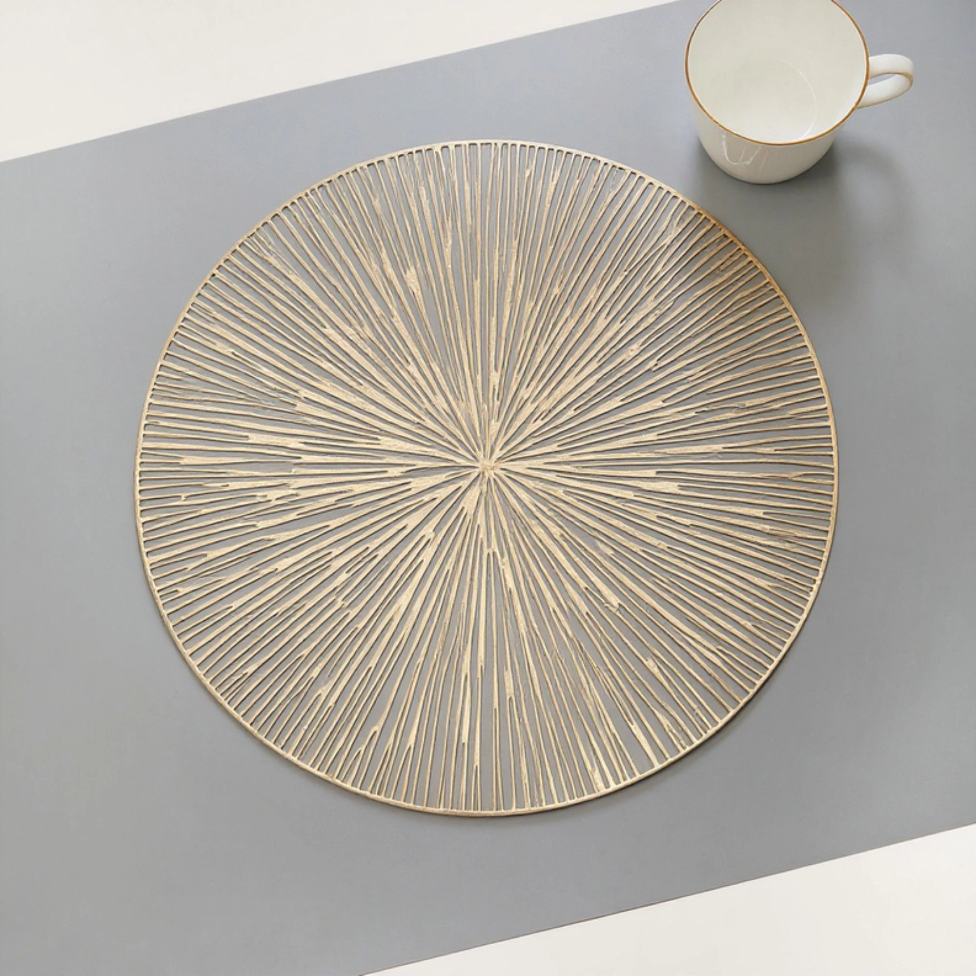 Alilang Unisex 4-Piece Round Woven Rattan Placemat with Radiating Sunburst Design