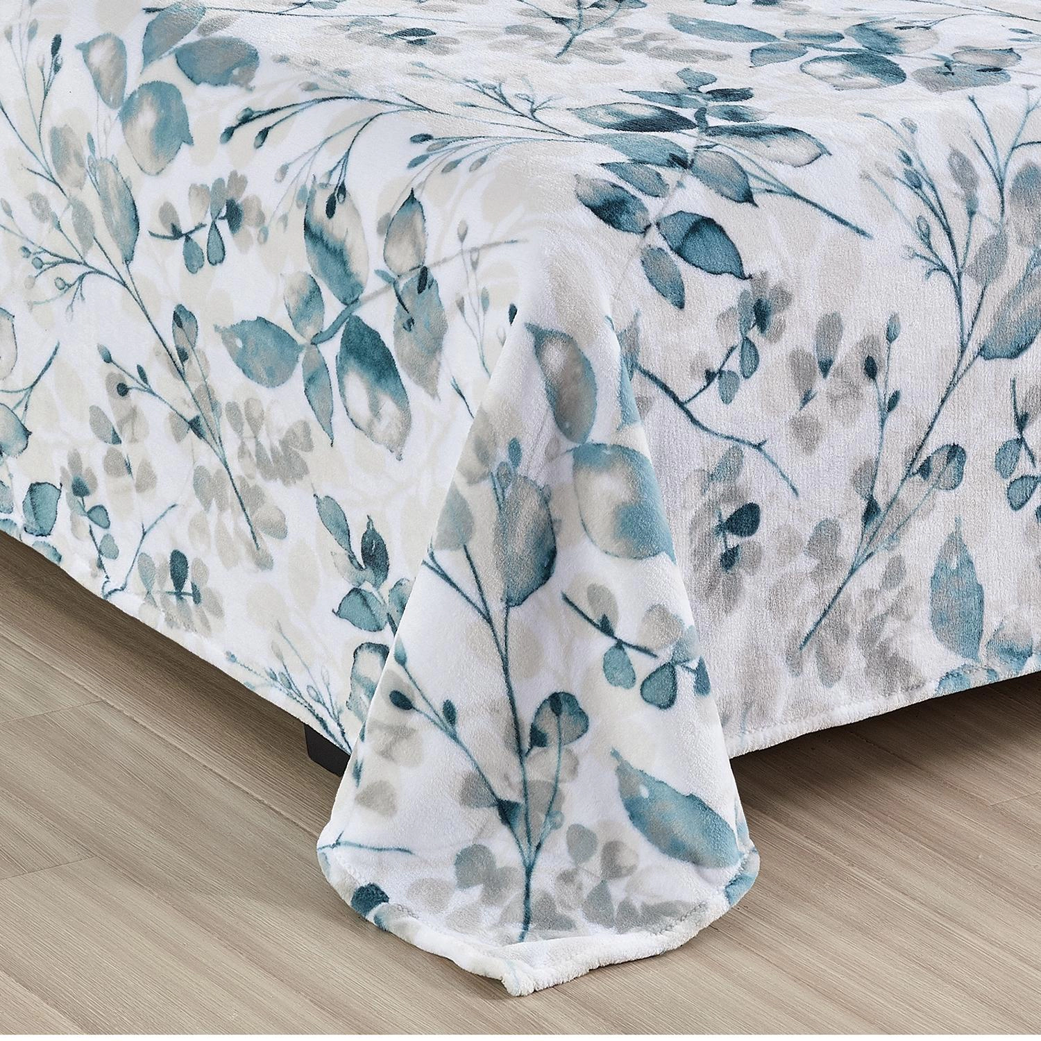 Plazatex Luxurious Ultra Soft Lightweight Dempsey Printed Blanket Queen Light Blue