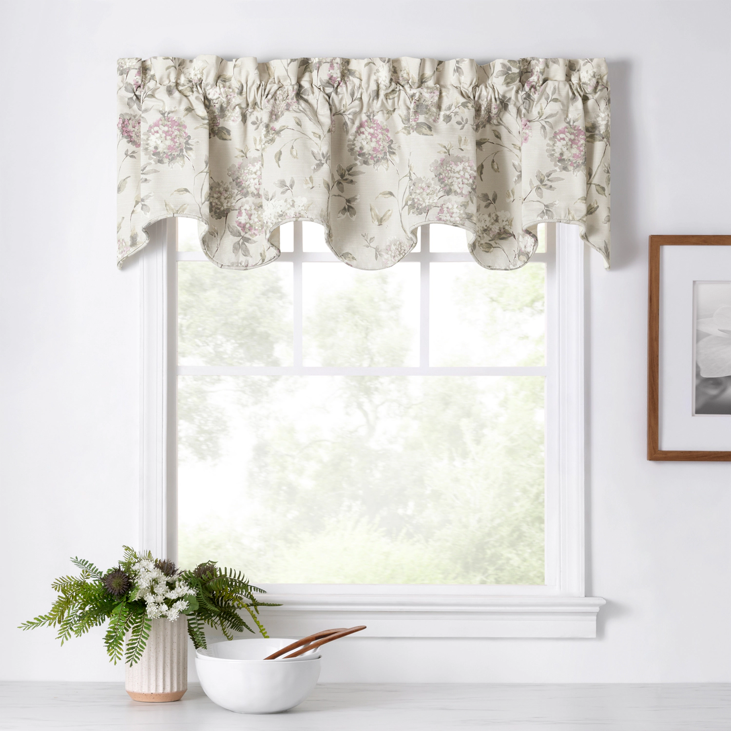 Ellis Curtain 48% Cotton 52% Polyester Abigail Traditional Hydrangea Pattern Scallop Window Valance 70" x 17