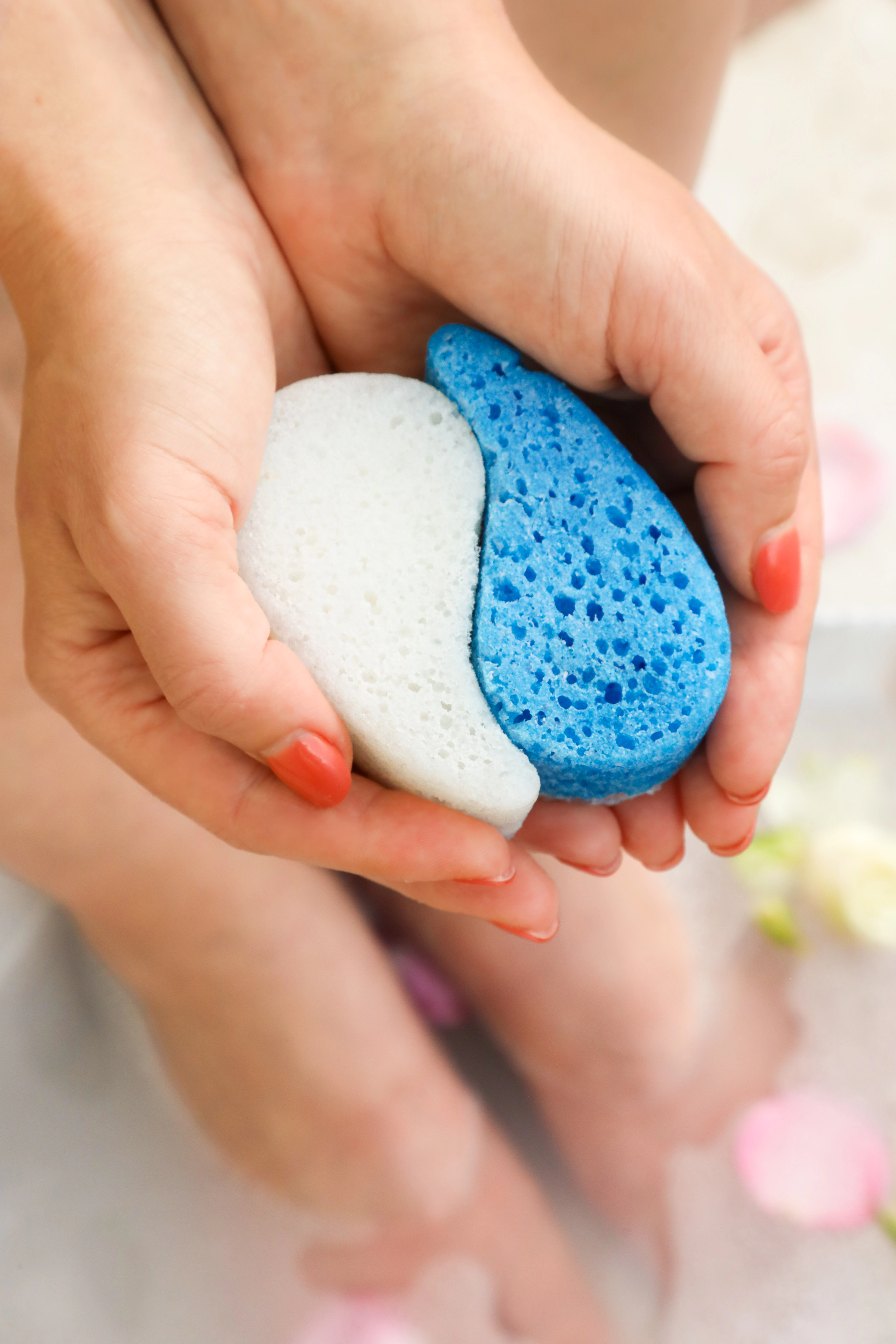 ESSENTIALS BY SPONGELLE- MANI/PEDI BUFFER SET- SEASIDE MIST