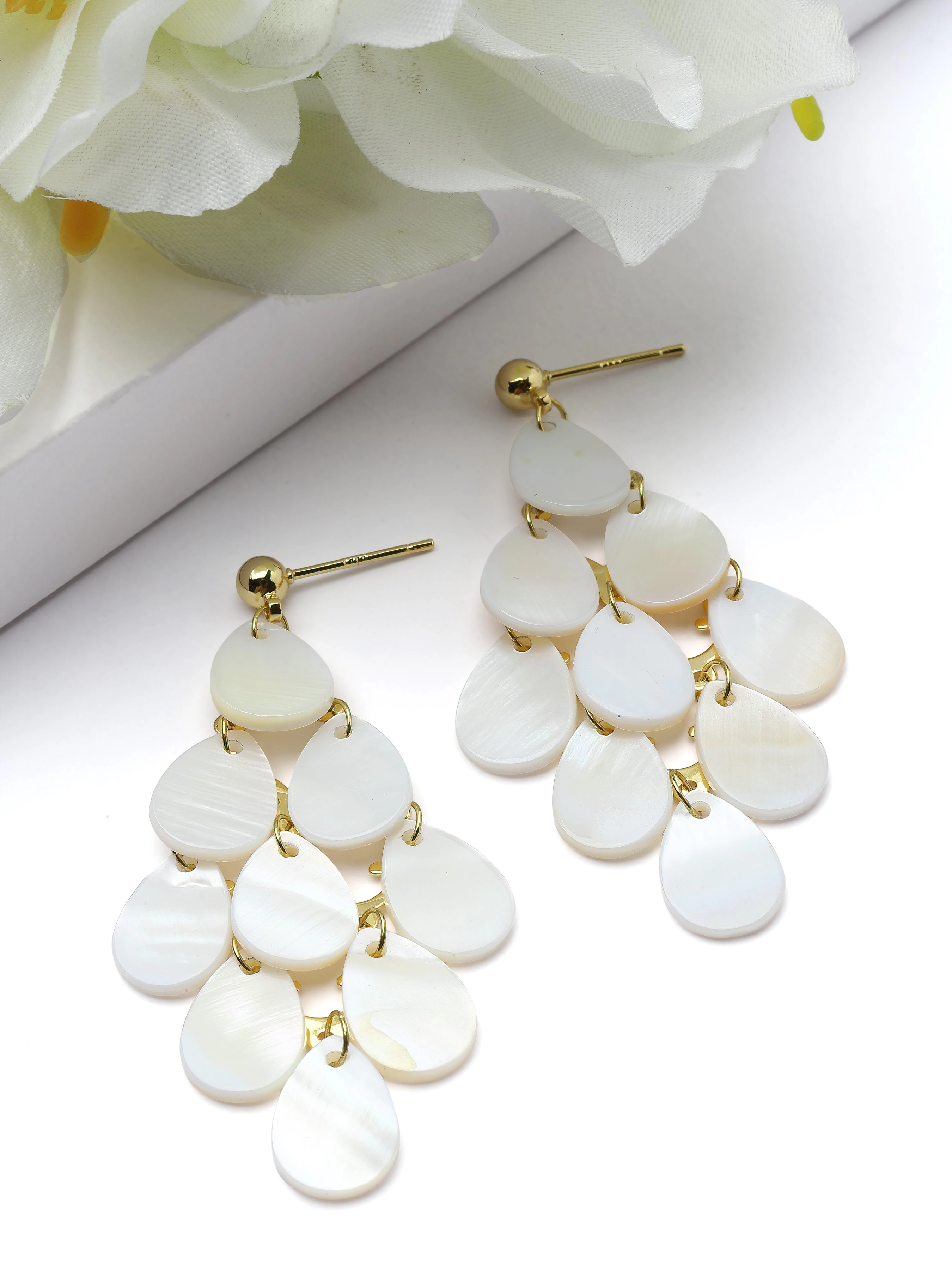 AGP PARIS Womens Mother-of-Pearl Cascade Chandelier Earrings