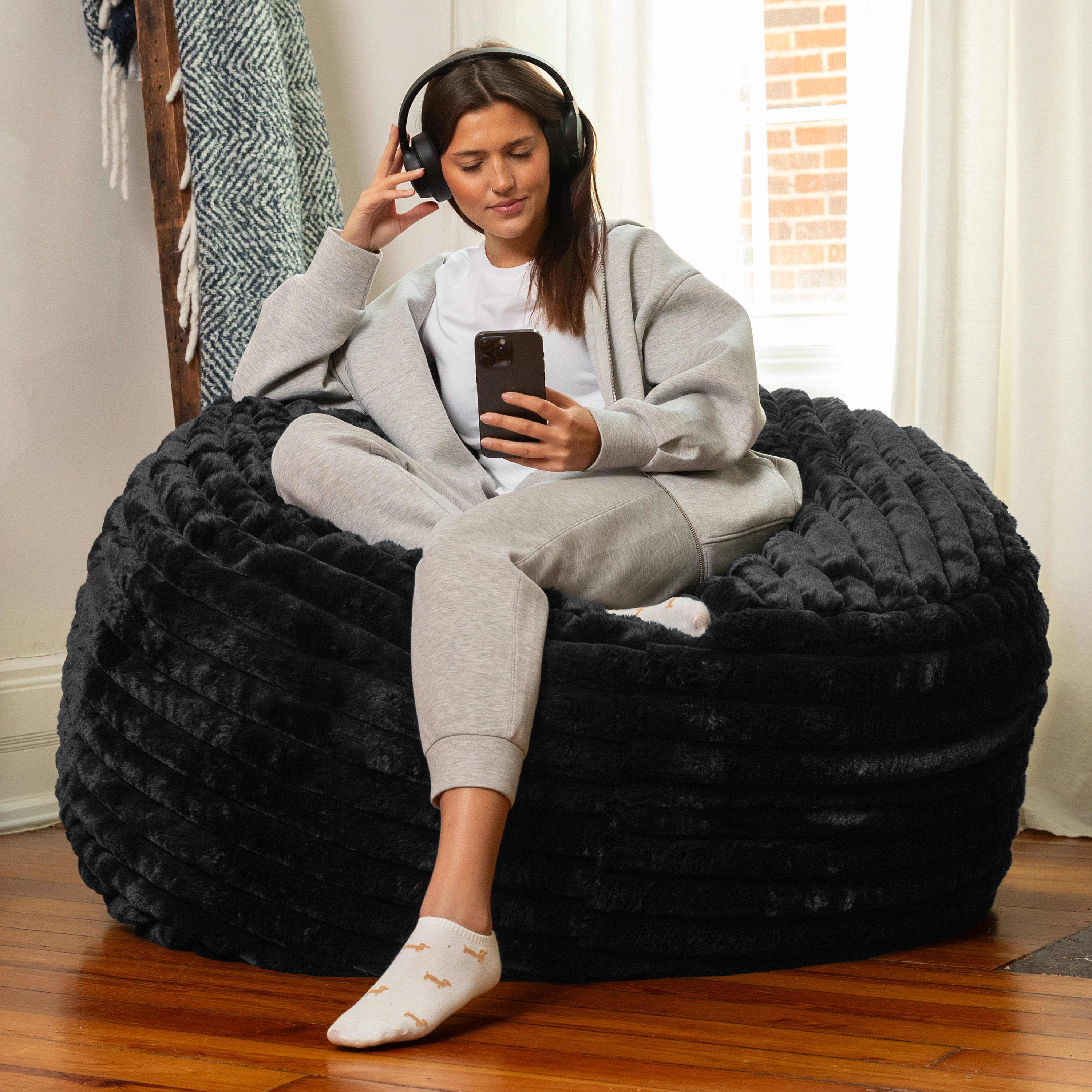 Jaxx Saxx 4ft - Large Round Bean Bag for Adults Made the USA Luxuriously Soft Plush Faux Fur