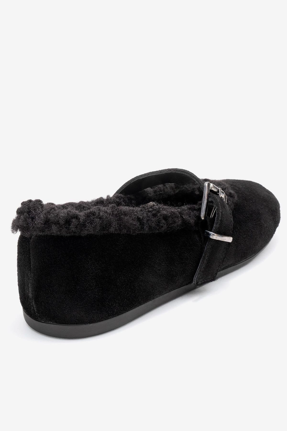 Forever & Always Womens Guin Leather Strap Flat