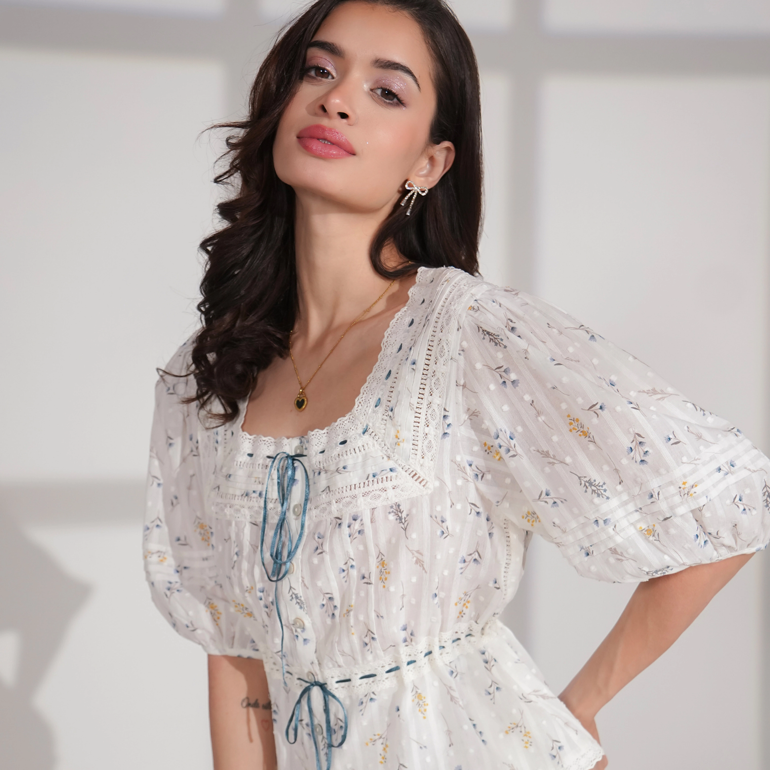Rose & Nancy Women's Ella Pretty Priarie Print Cotton Blouse