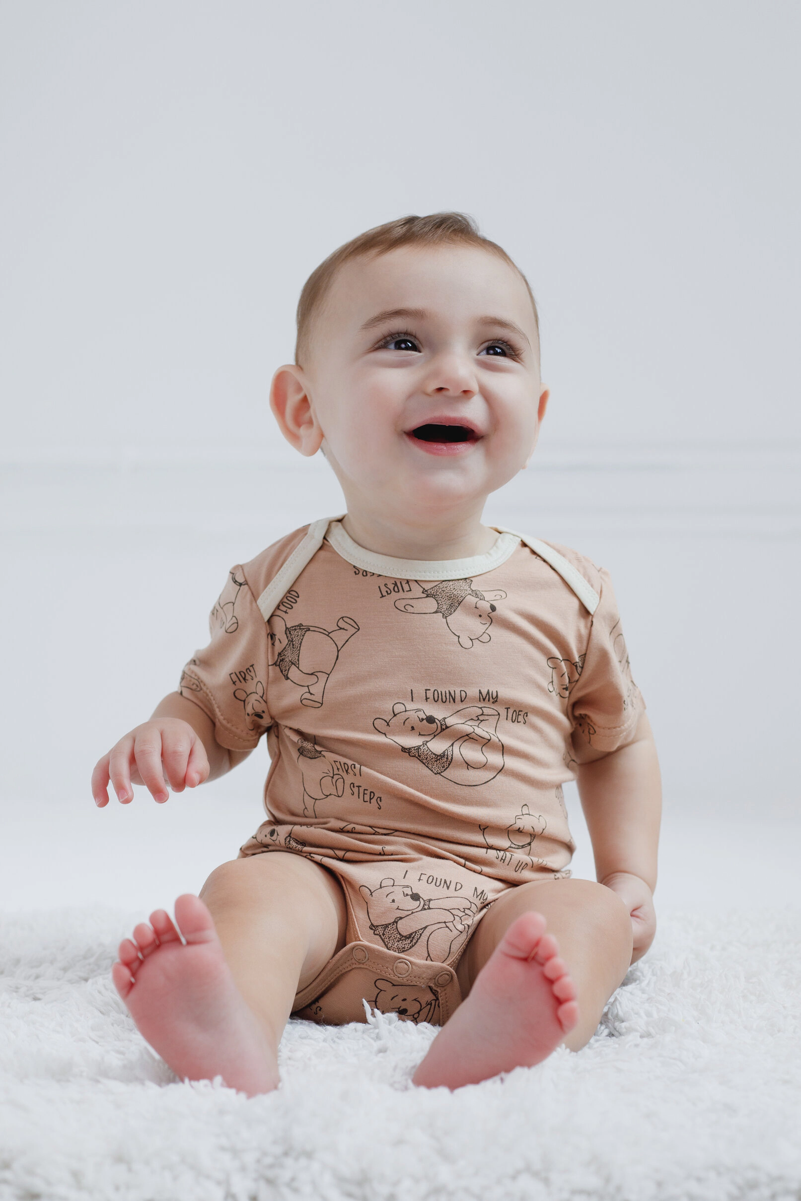 Disney Winnie the Pooh Baby One Piece Bodysuit Set