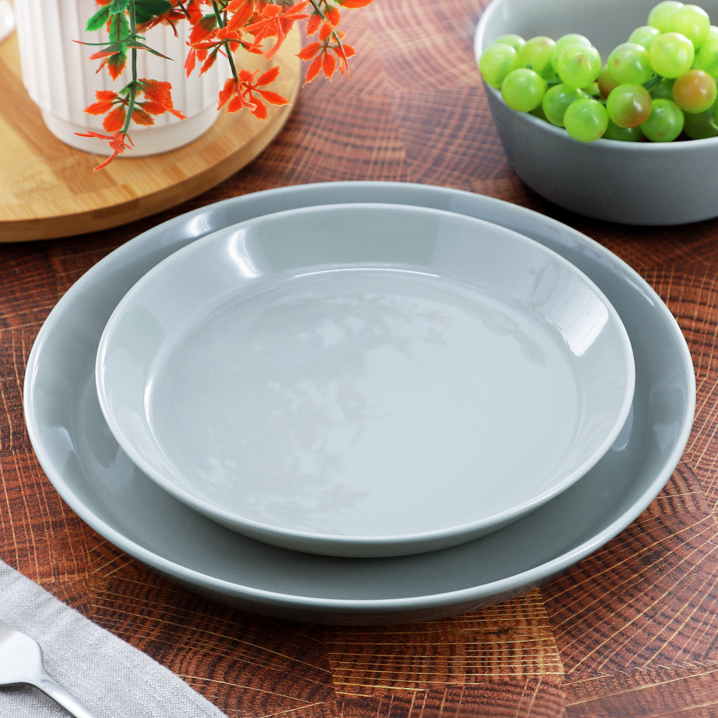 Gibson Elite Sunlit Mist 12 Piece Round Stoneware Dinnerware Set Gray