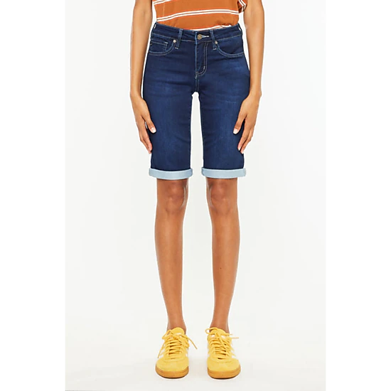 KanCan Women's Essentials Mid Rise Bermuda Shorts Blanco