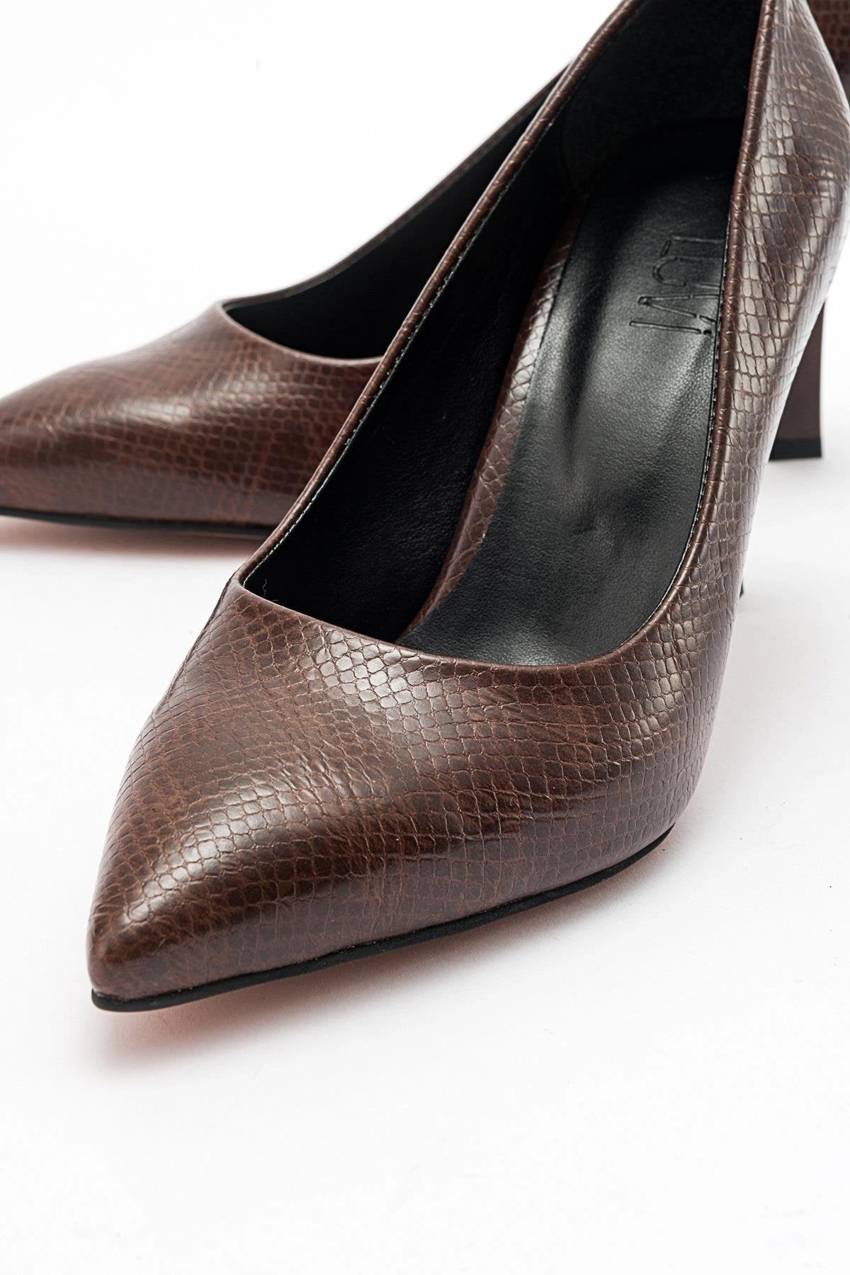 Prologue Shoes Womens Forest Pointed Toe Pump
