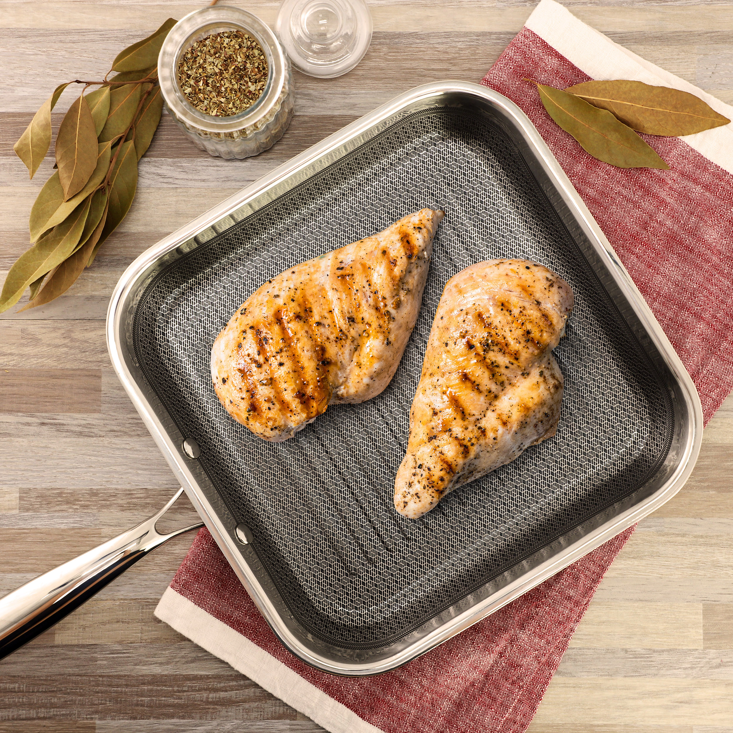 Oster Modessa 11in Platinum Collection Hybrid Nonstick Square Grill Pan in Silver
