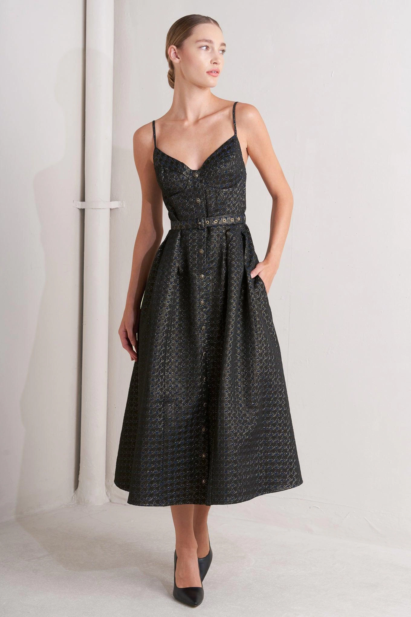 TRUEDAMES Women Noir Tapestry Woven Midi Dress