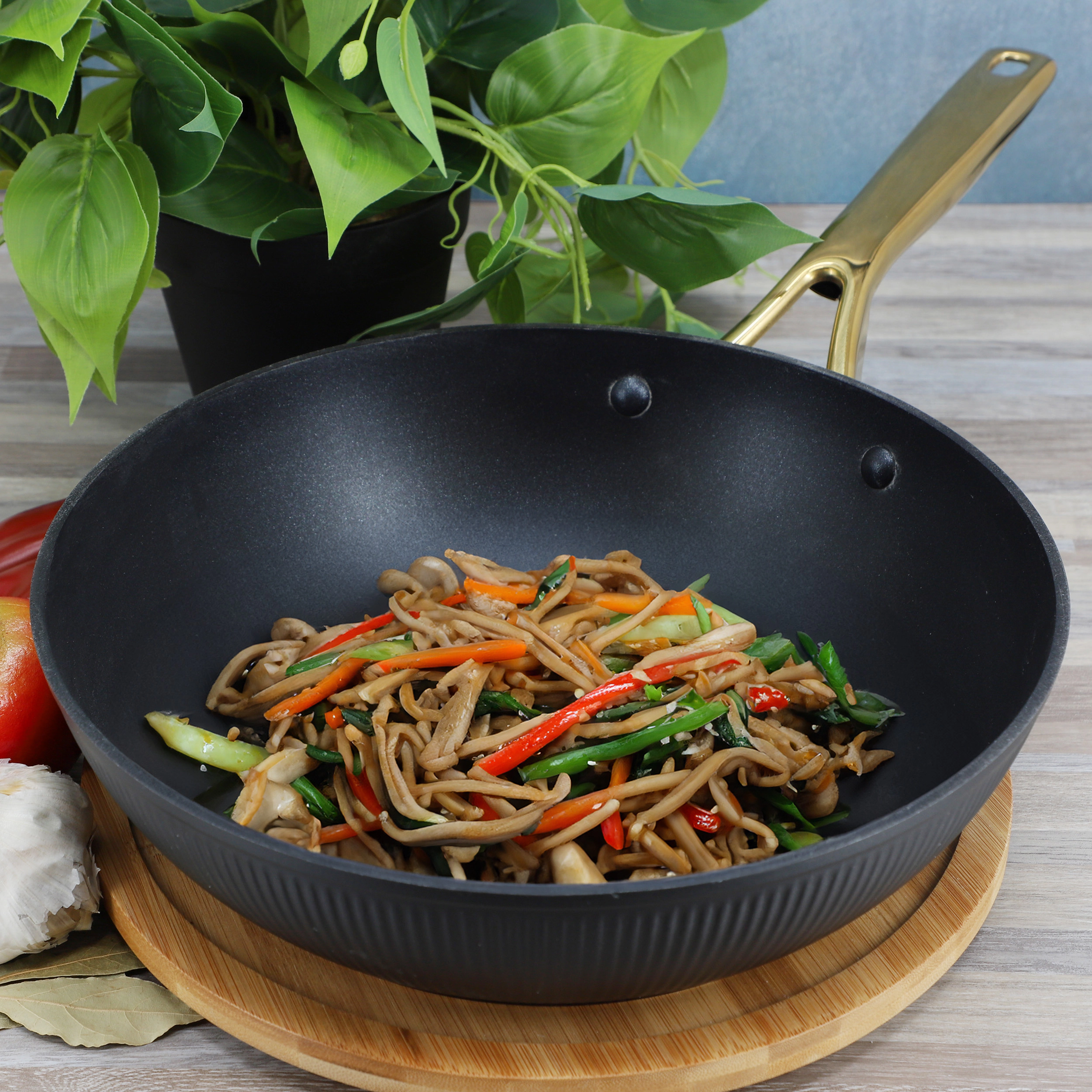 Oster Abbottsford 11 Inch Nonstick Round Aluminum Wok in Black