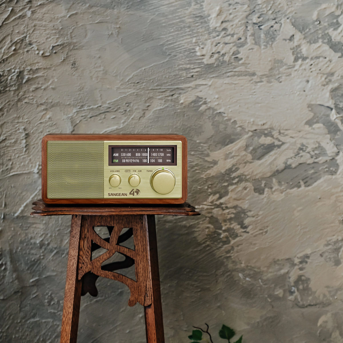 SANGEAN WR-11SE 40th Anniversary AM/FM Tabletop Radio, Walnut