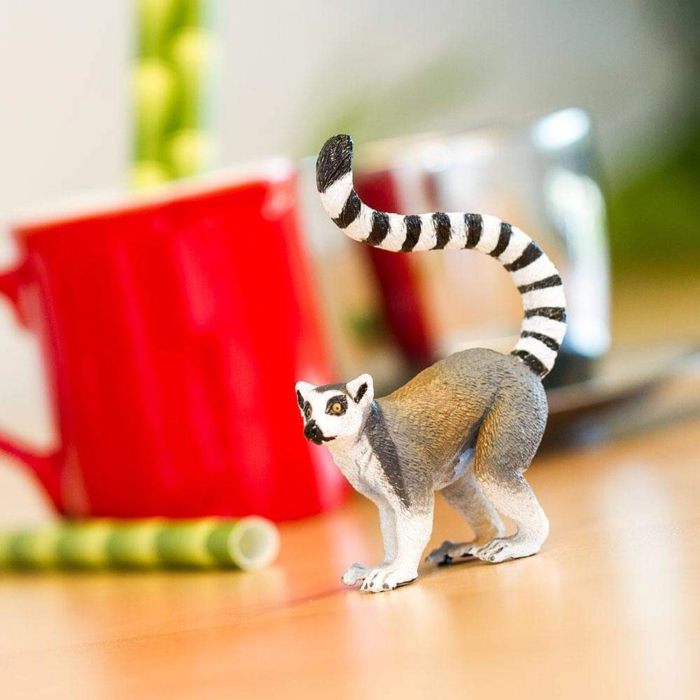 Safari Ltd. - Ring-tailed Lemur Kids Toy Figure
