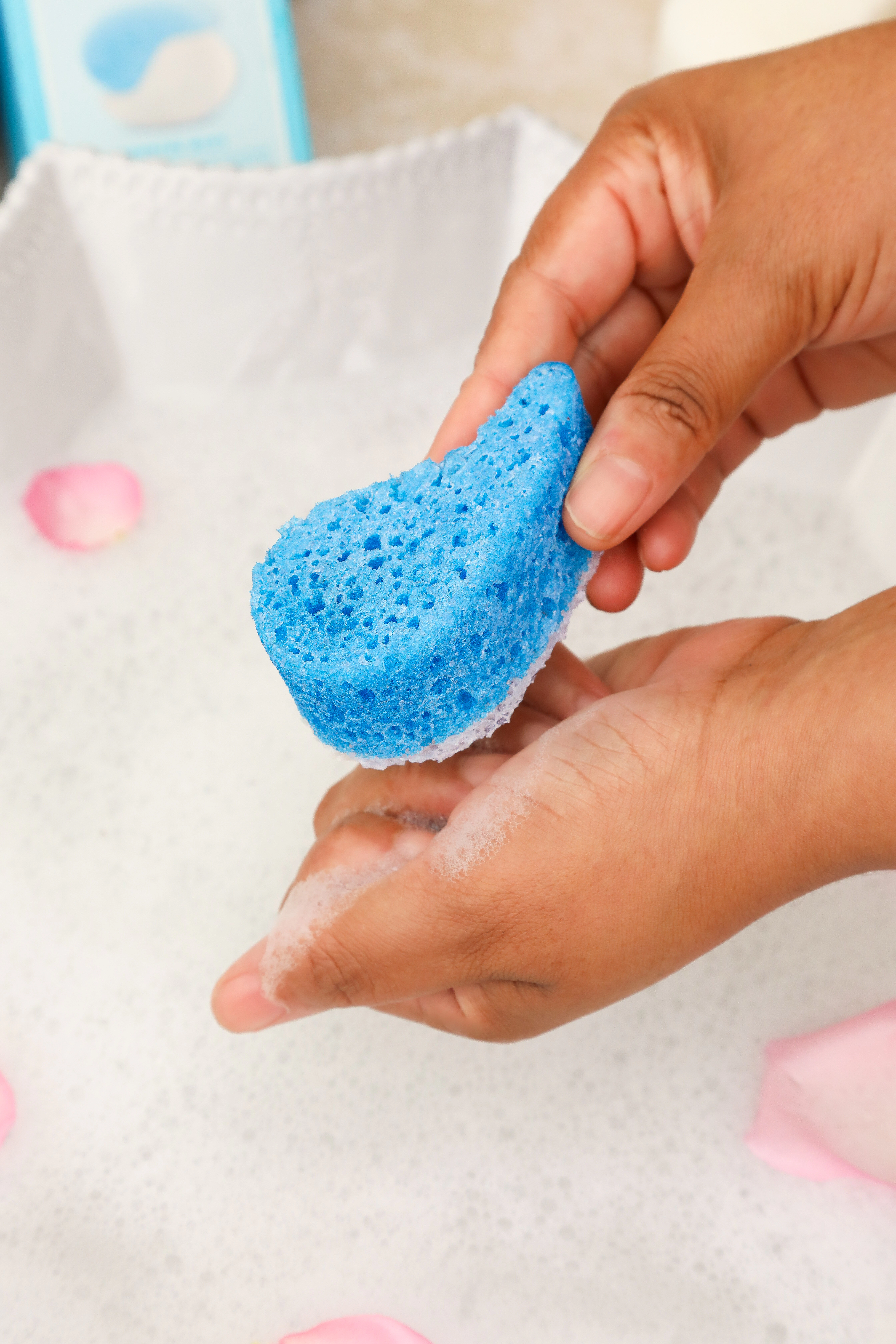 ESSENTIALS BY SPONGELLE- MANI/PEDI BUFFER SET- SEASIDE MIST