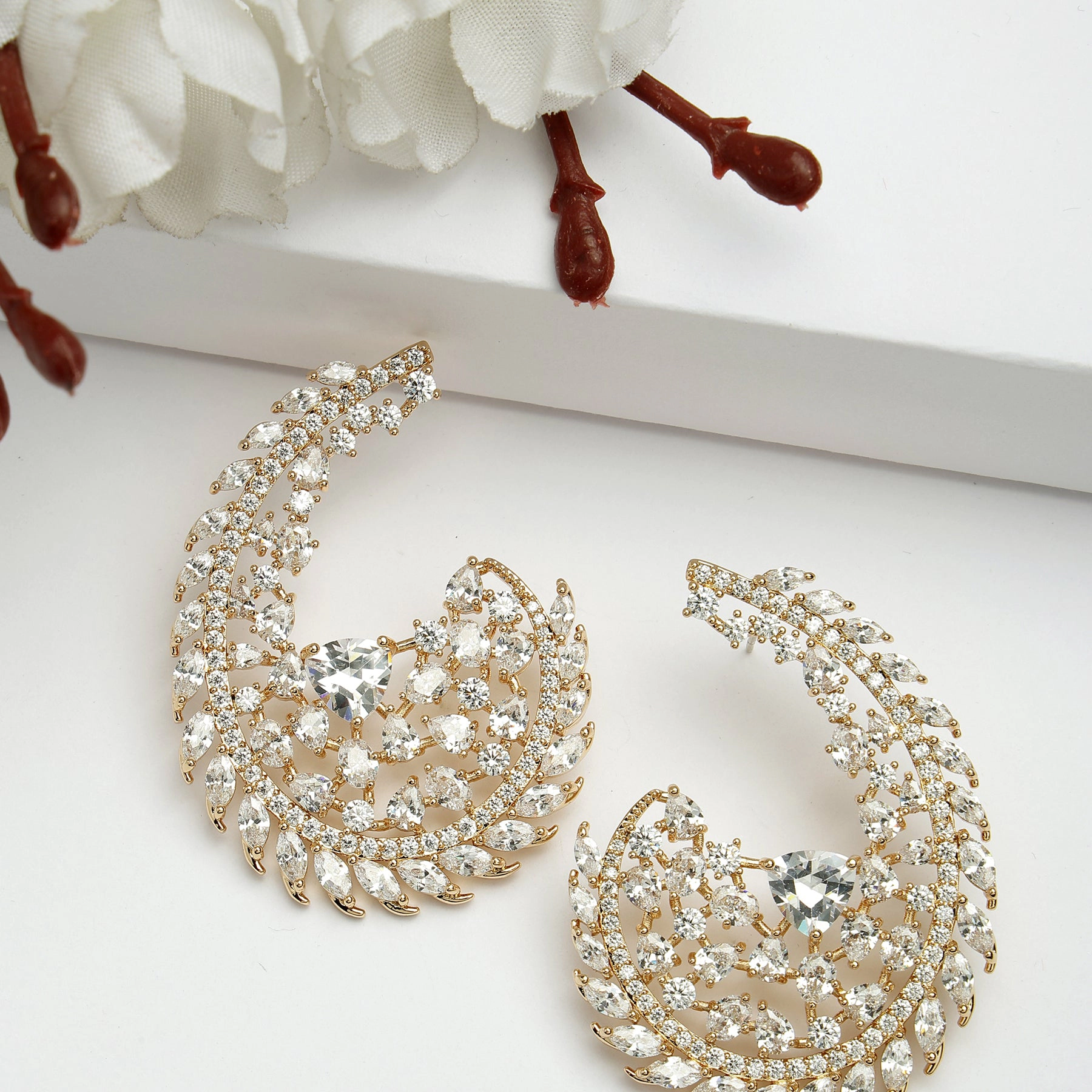AGP PARIS Womens Diva Collection Zirconia Initial G-Shaped Earrings