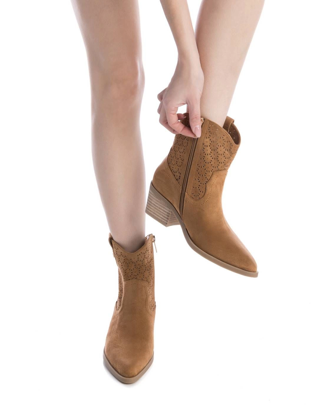 Xti Women's Pointed Toe Booties