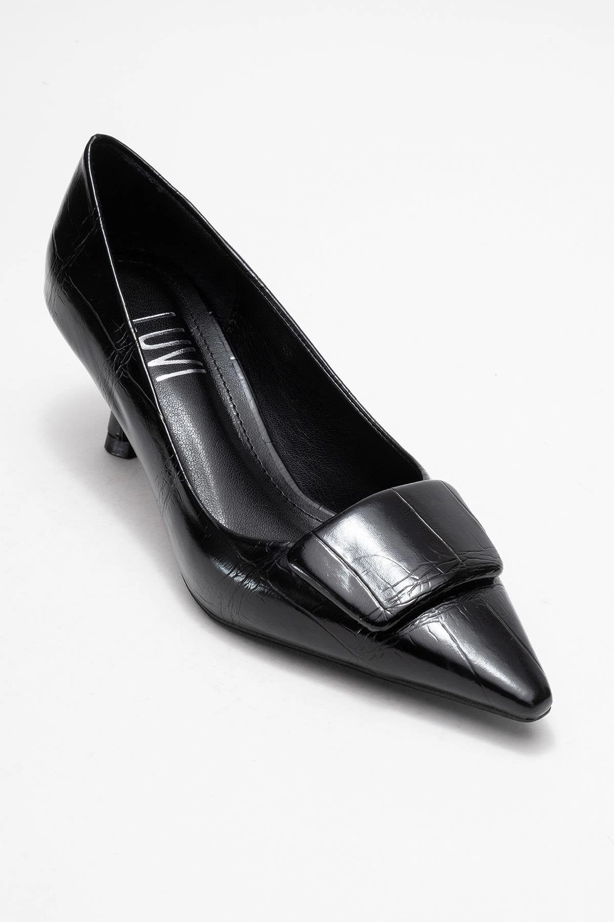 Prologue Shoes Womens Marcia Buckle Pointed Toe Pump