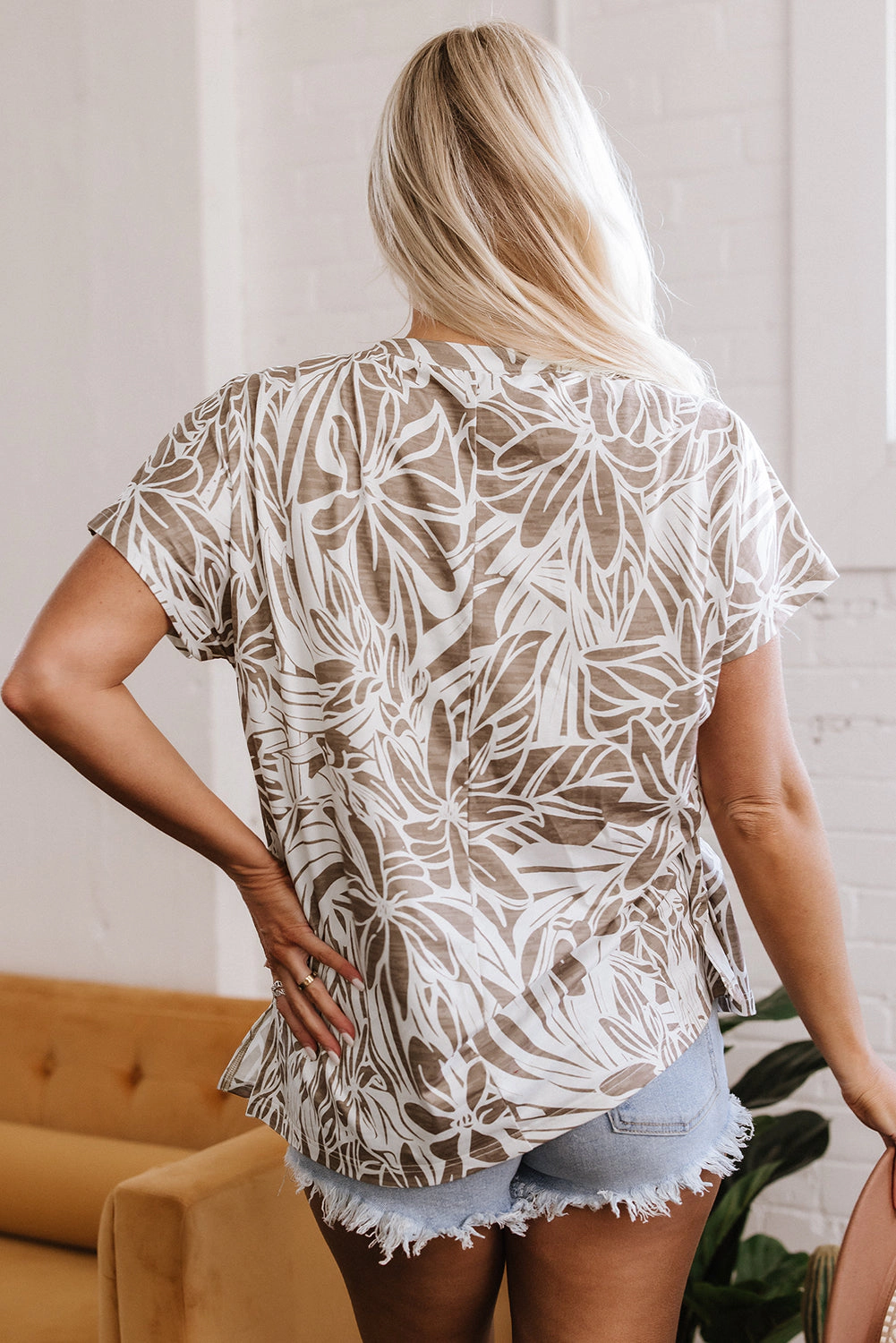 Threaded Pear Women's Karter Floral V Neck Short Sleeve Loose Fit Blouse