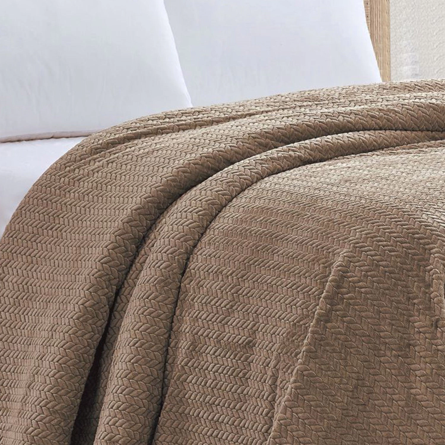 Plazatex Chevron Braided Stylish Soft Comfortable and Lightweight All Seasons Blanket Twin Taupe